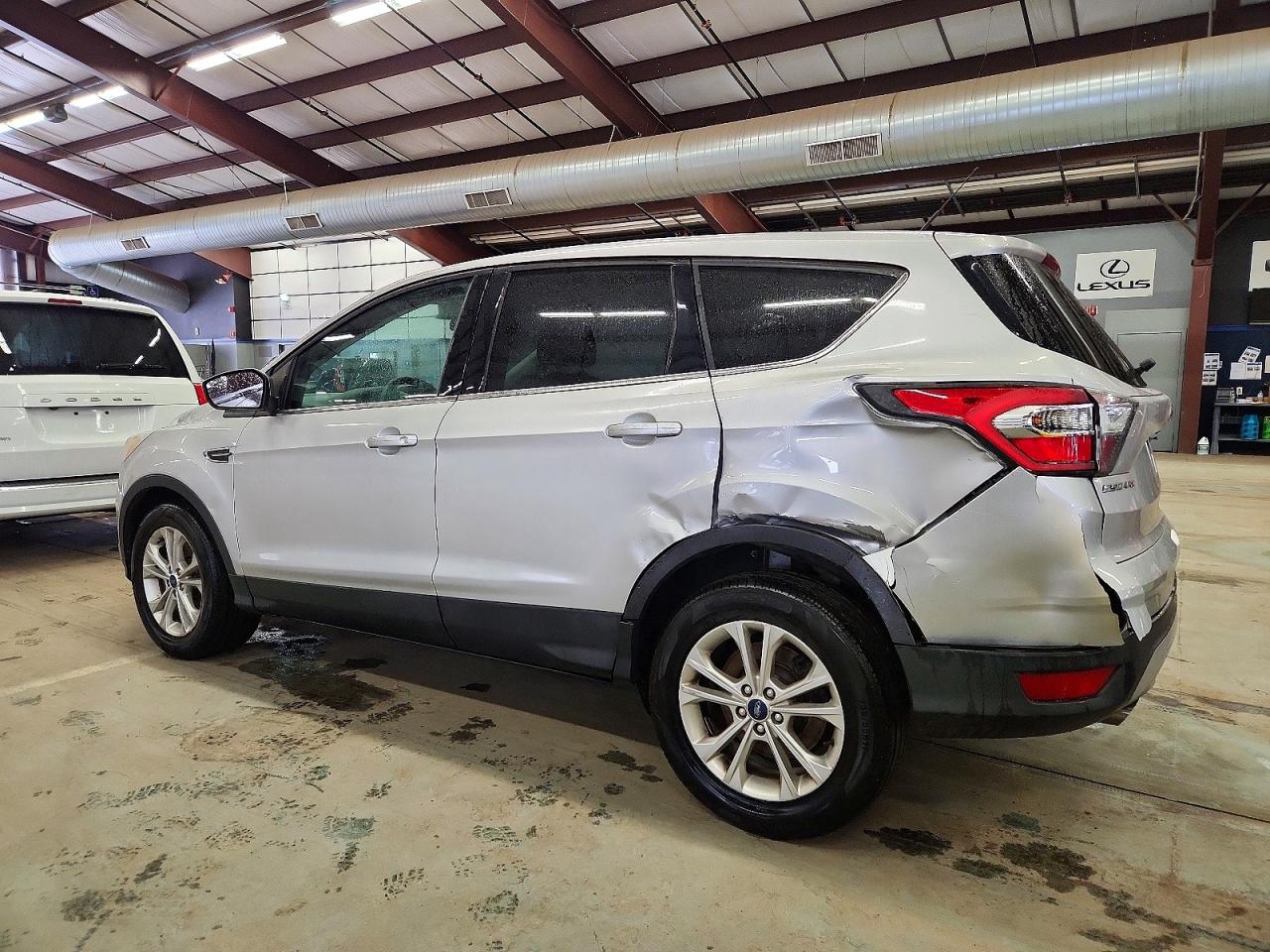 2017 FORD ESCAPE SE photo 3