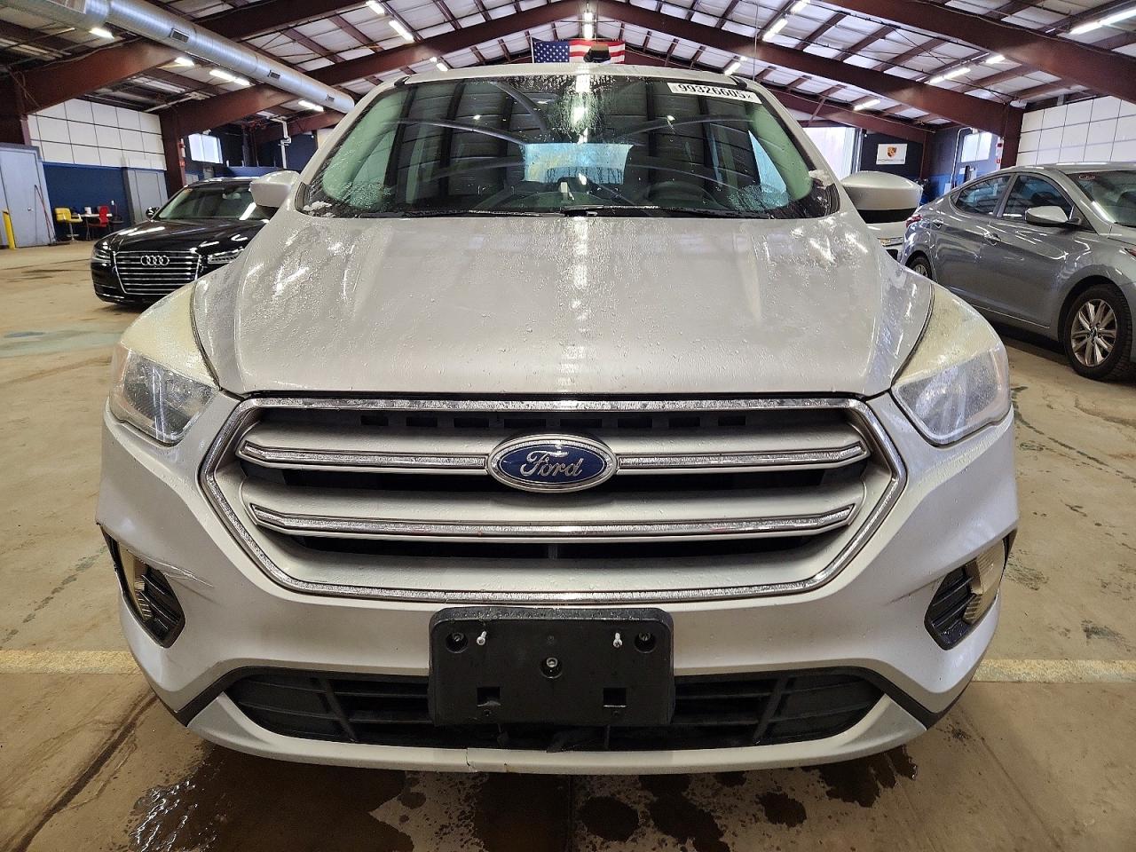 2017 FORD ESCAPE SE photo 9