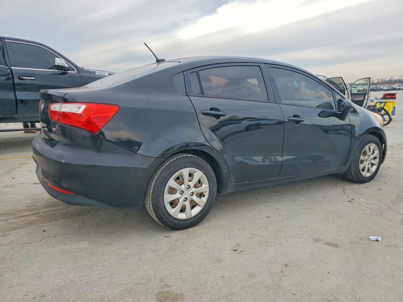 2016 KIA RIO LX photo 3