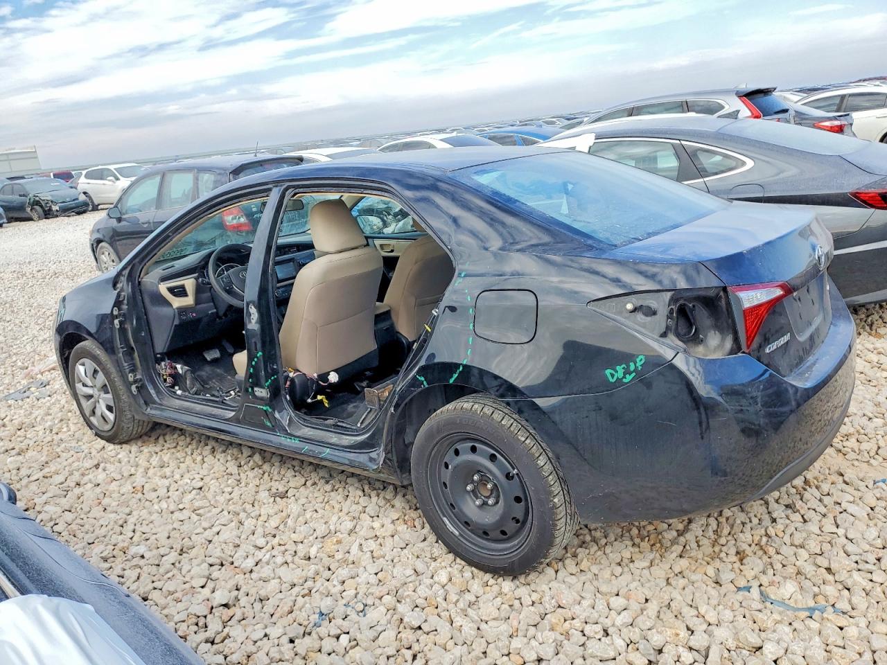 2016 TOYOTA COROLLA L photo 2