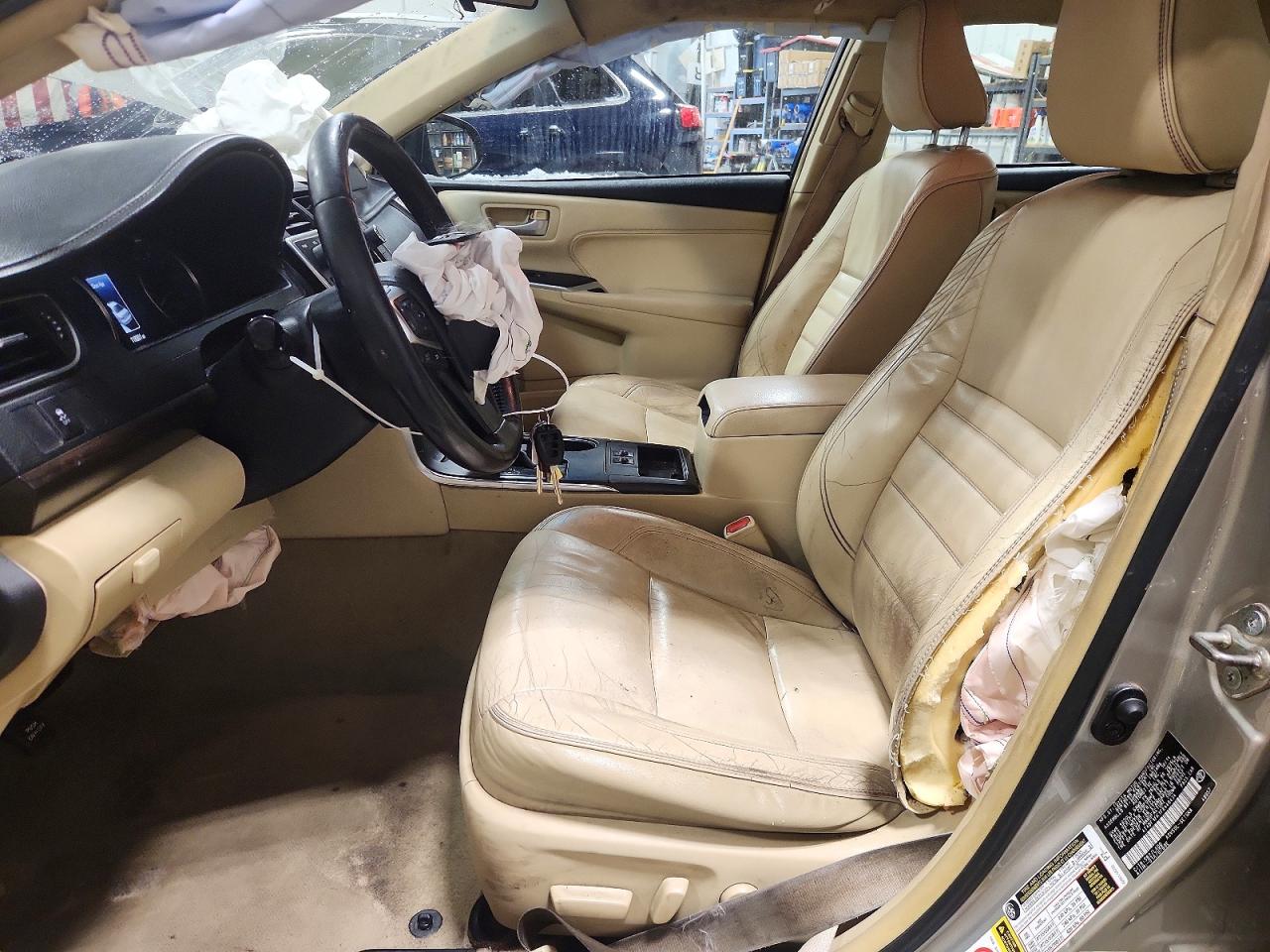 2015 TOYOTA CAMRY LE photo 7