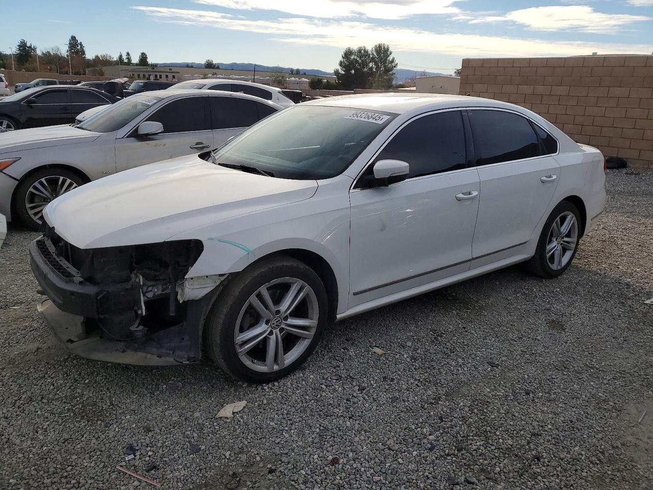 2014 VOLKSWAGEN PASSAT