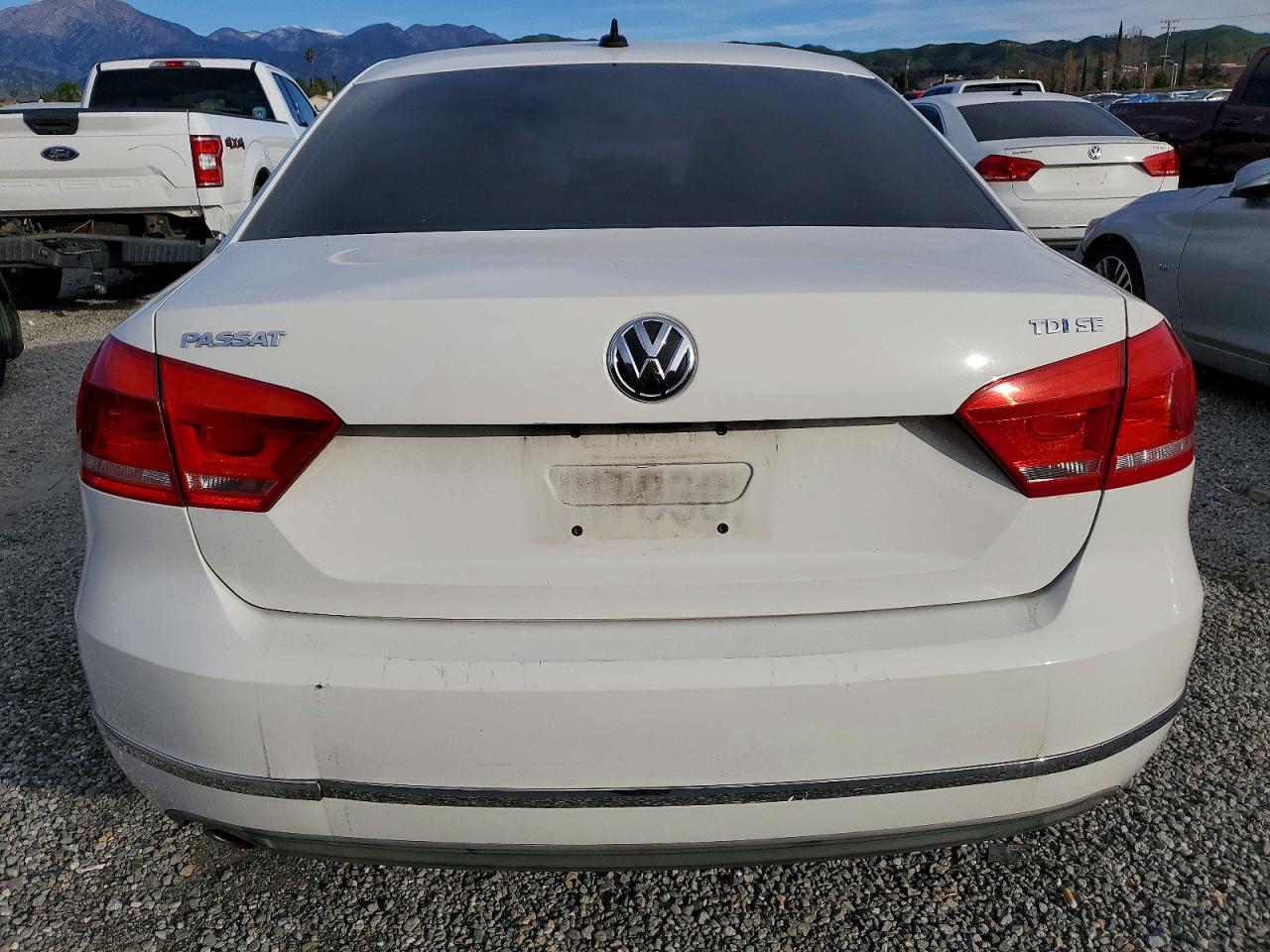 2014 VOLKSWAGEN PASSAT SE photo 6