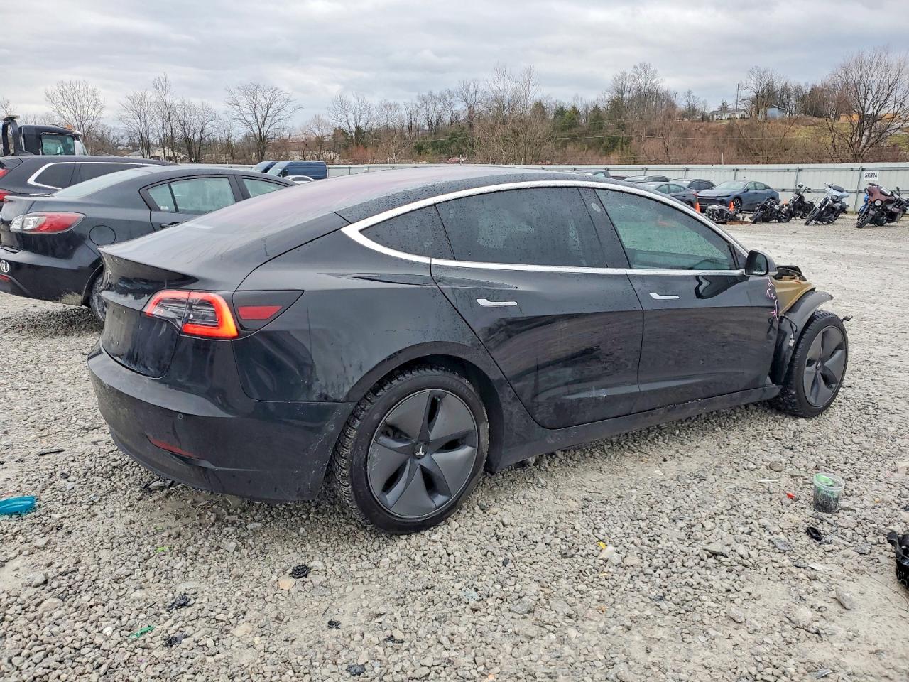 2018 TESLA MODEL 3 photo 5