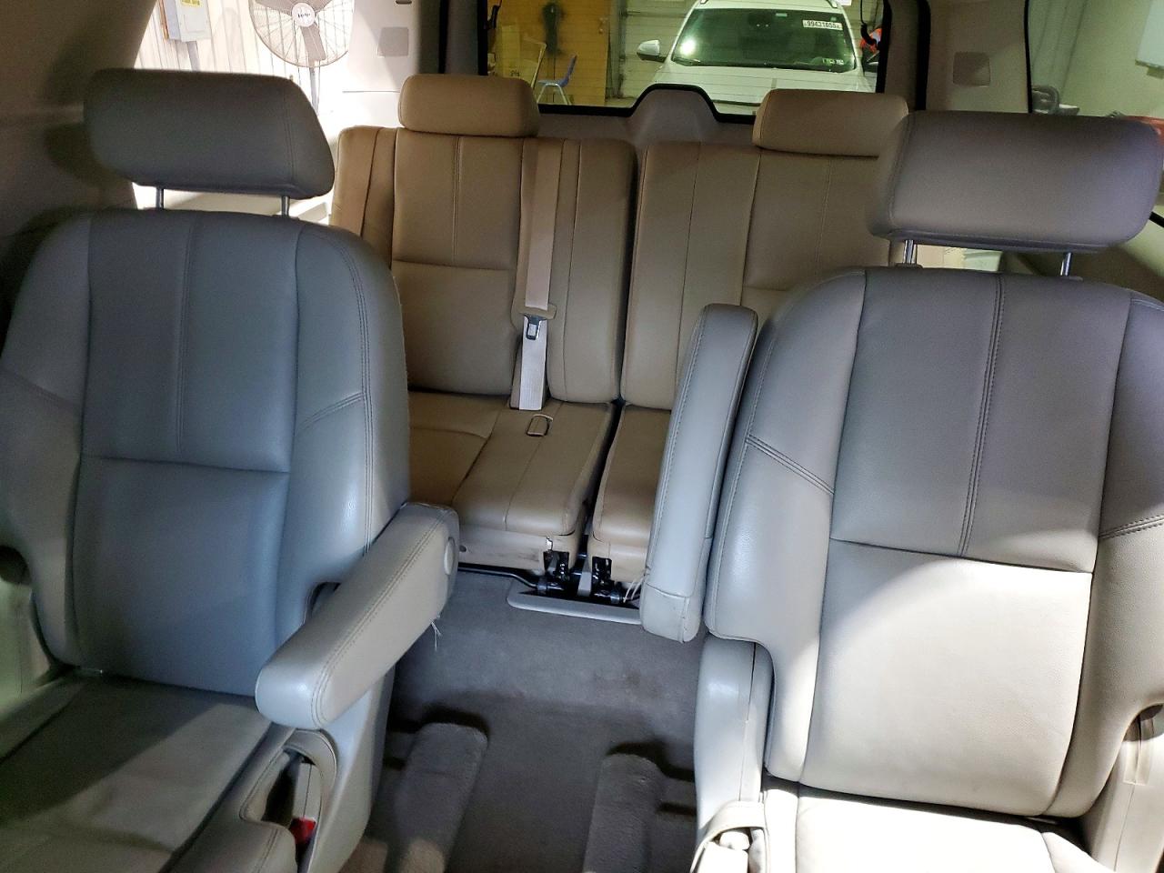 2008 CHEVROLET SUBURBAN K1500 LS photo 10