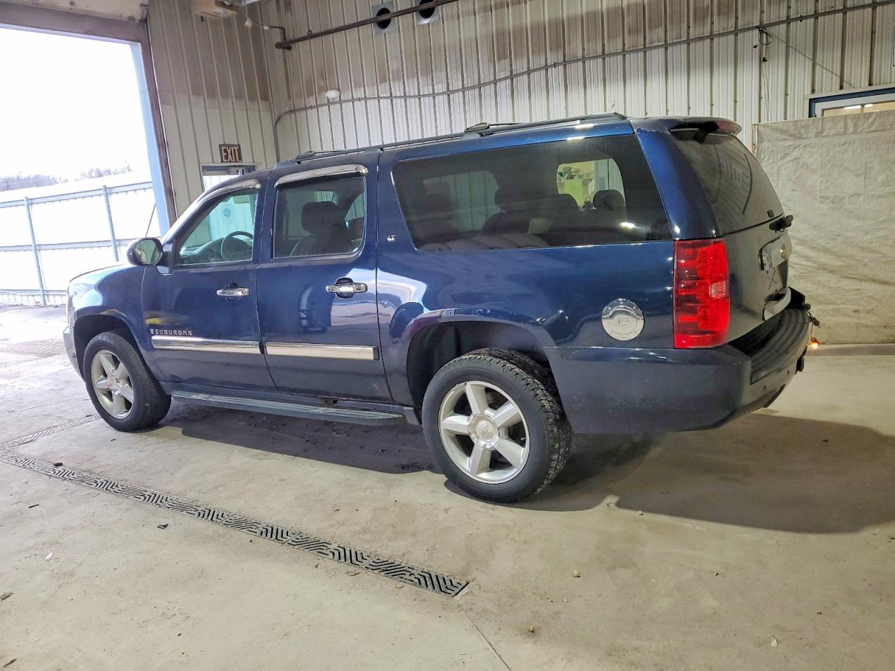 2008 CHEVROLET SUBURBAN K1500 LS photo 2