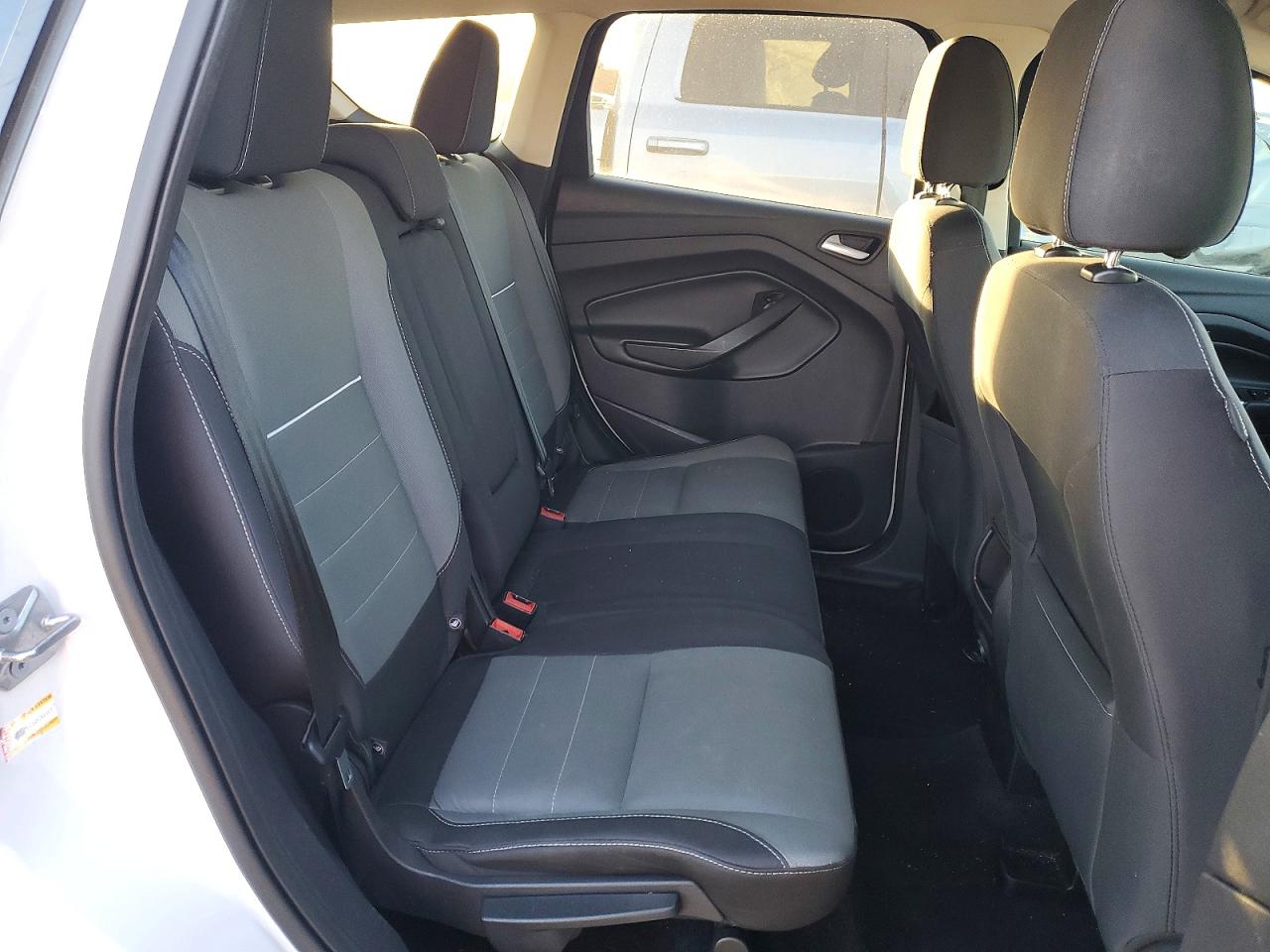 2015 FORD ESCAPE SE photo 11