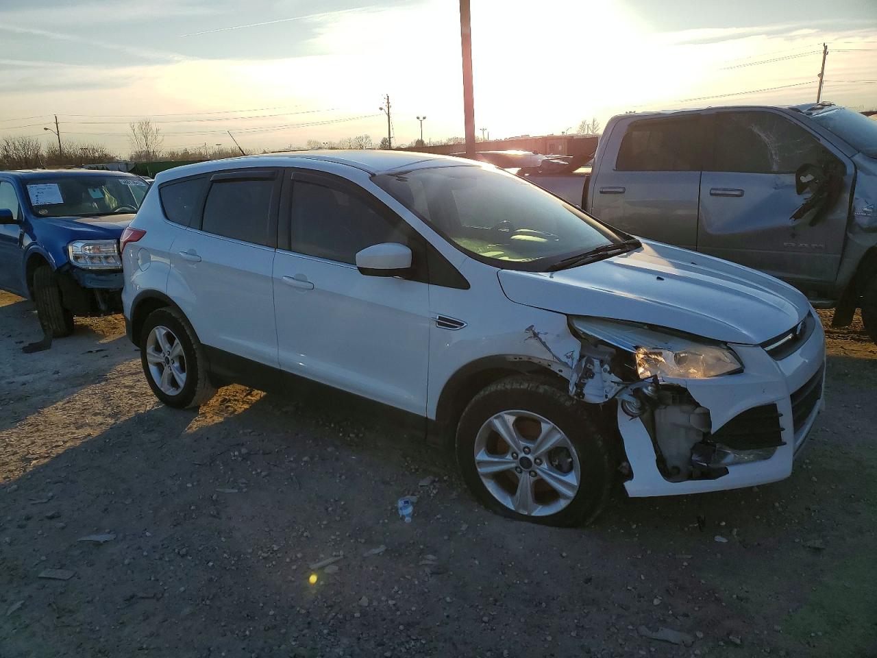 2015 FORD ESCAPE SE photo 4