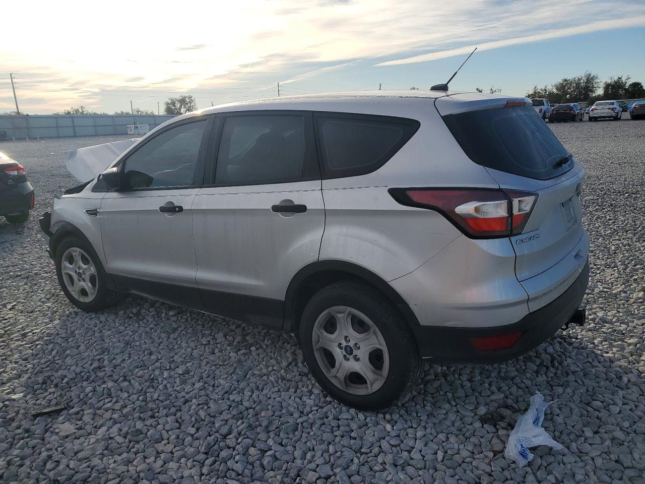 2017 FORD ESCAPE S photo 2