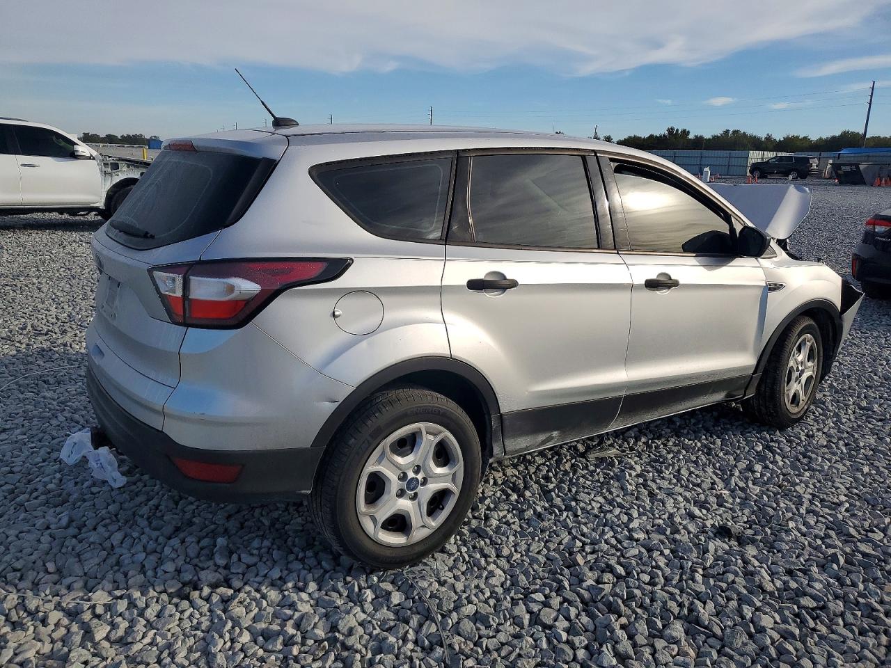 2017 FORD ESCAPE S photo 3