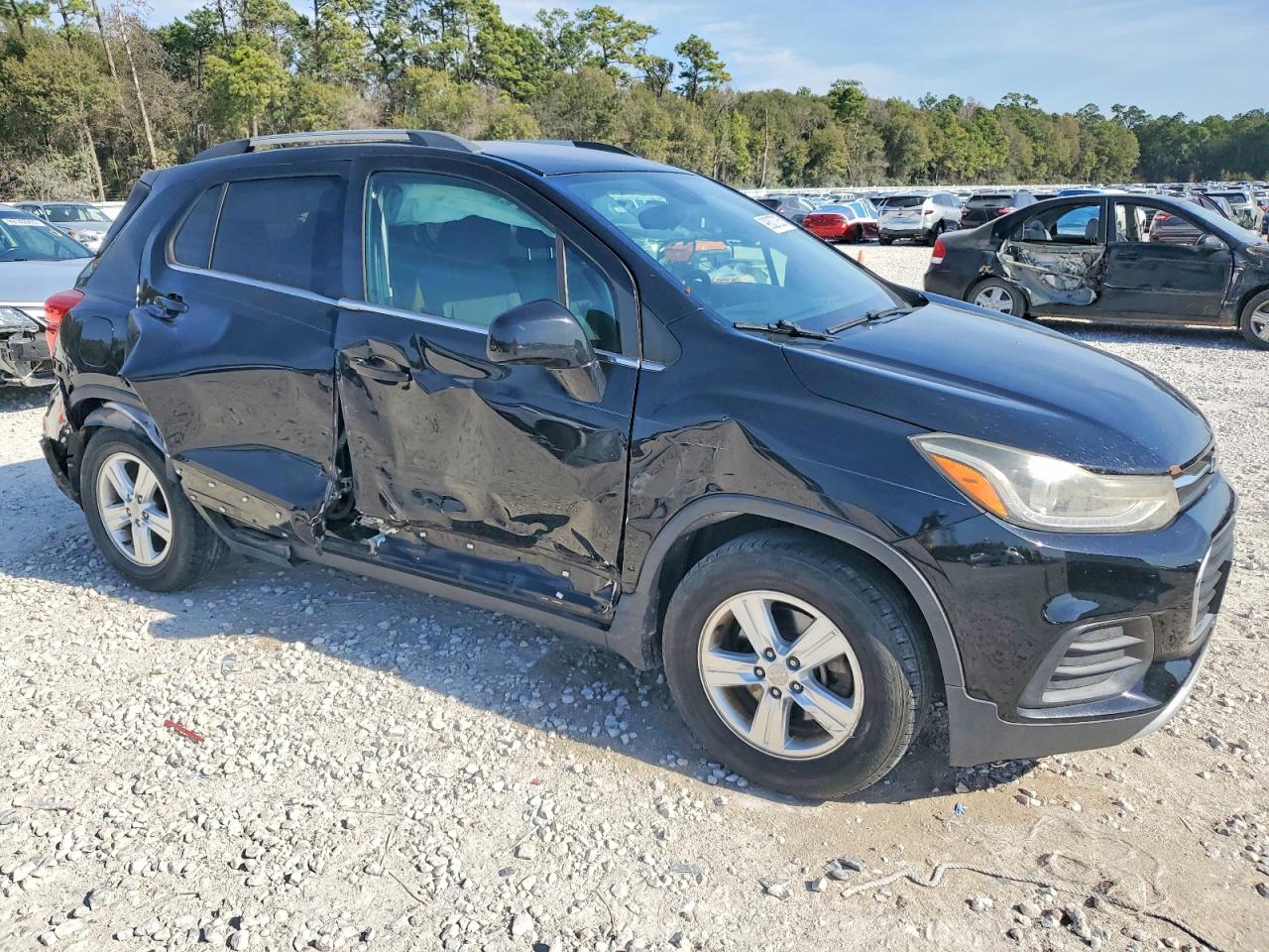 2017 CHEVROLET TRAX 1LT photo 4