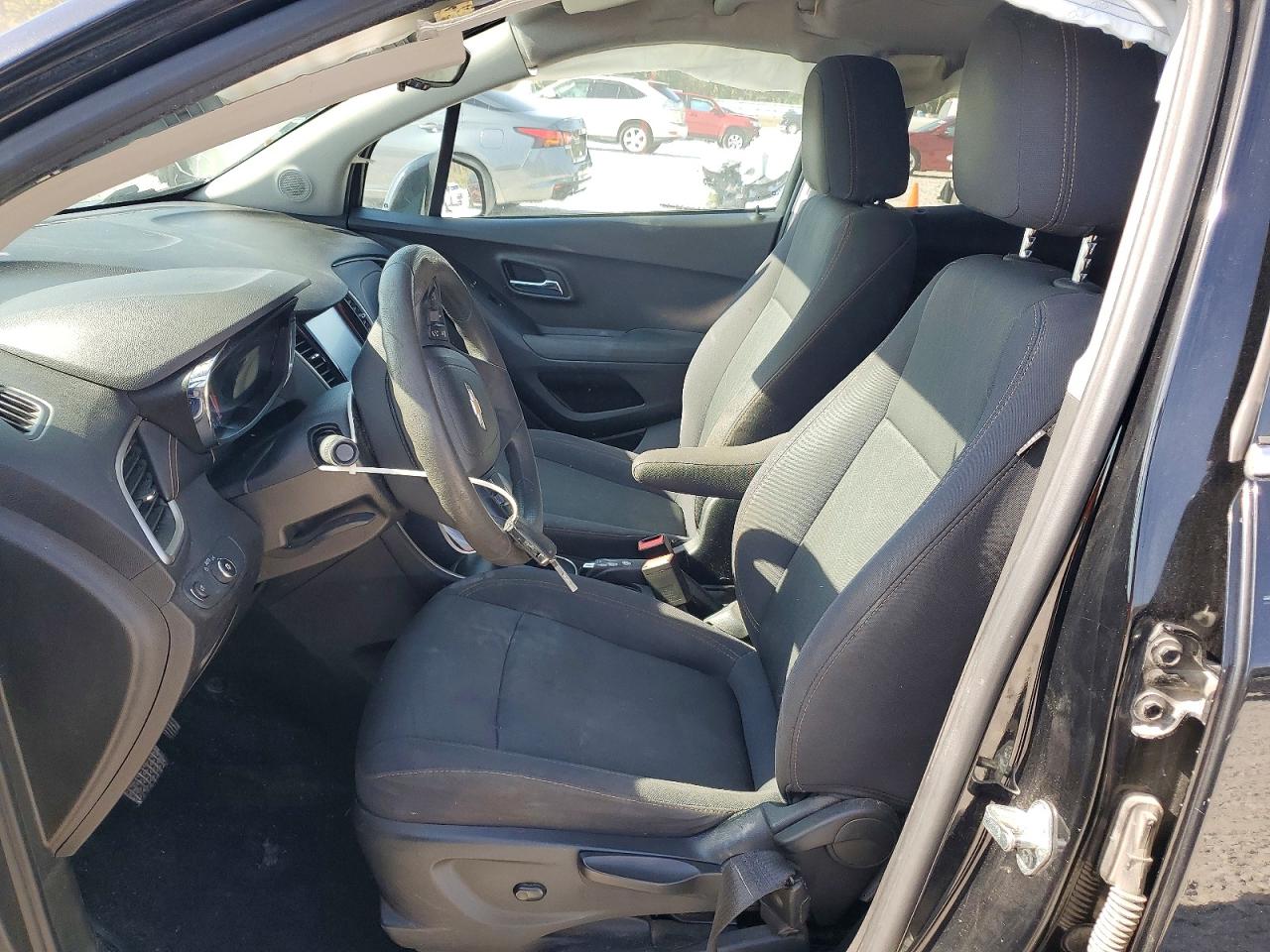 2017 CHEVROLET TRAX 1LT photo 7