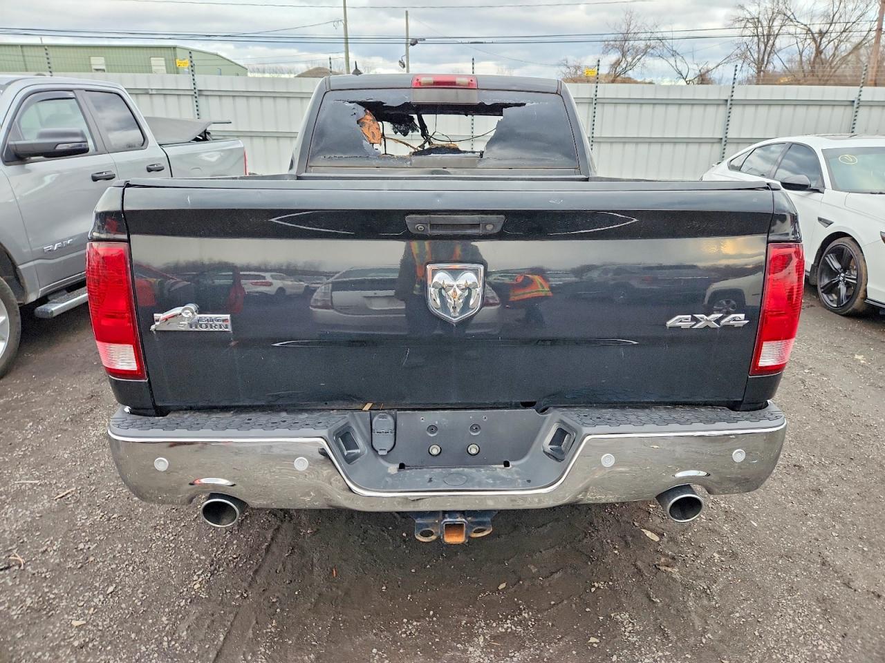 2015 RAM 1500 SLT photo 6