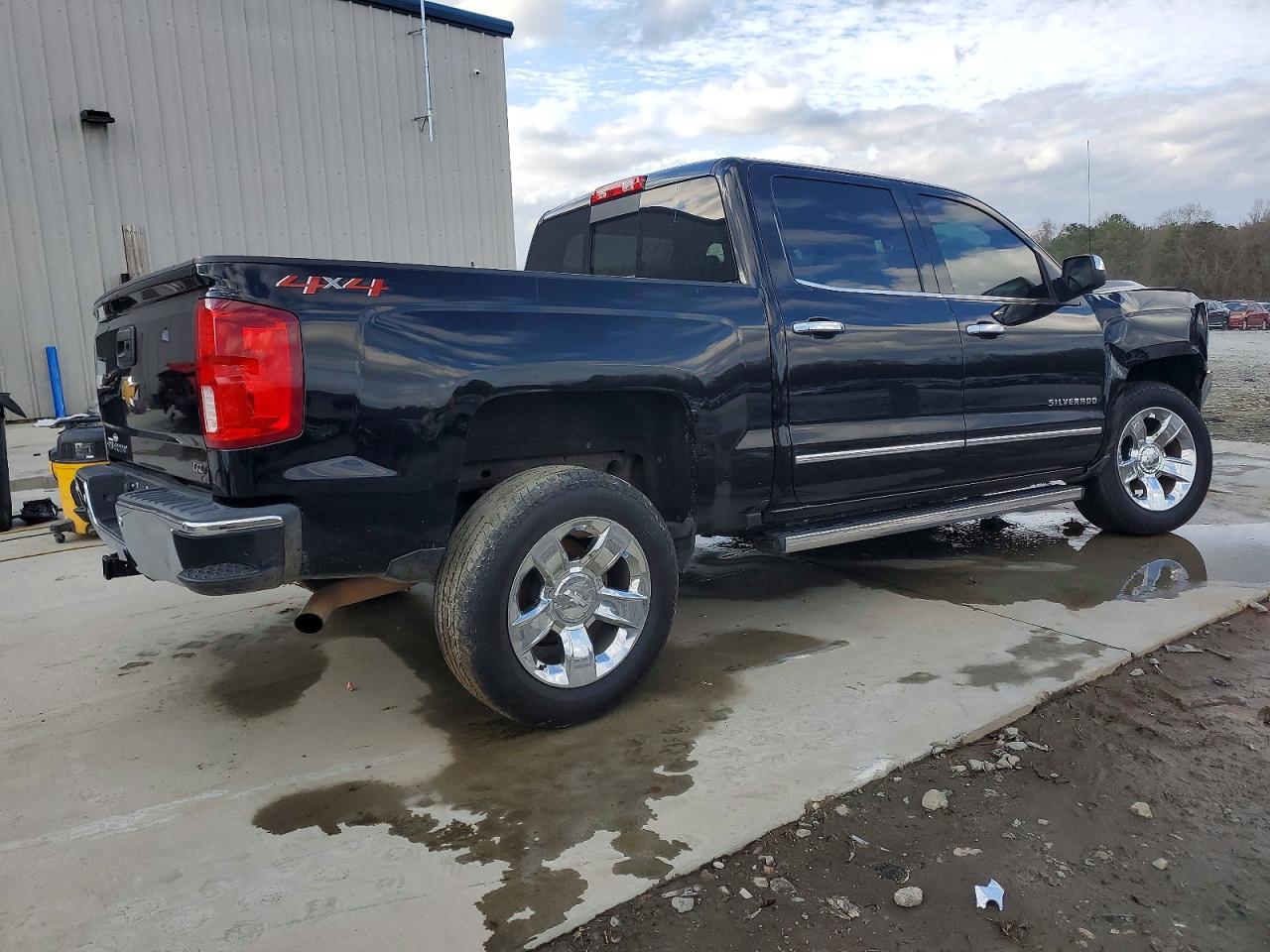 2018 CHEVROLET SILVERADO K1500 LTZ photo 3