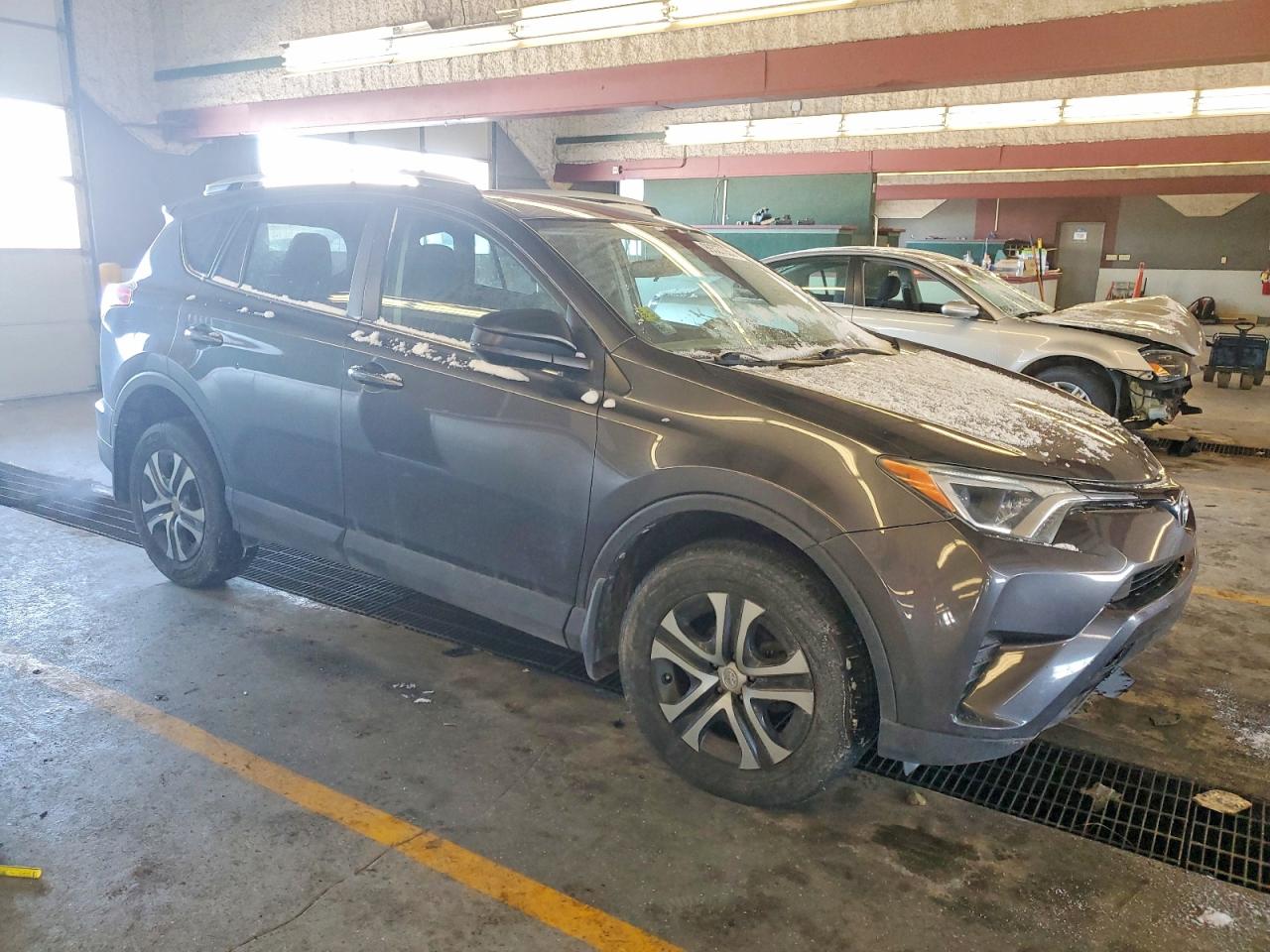 2016 TOYOTA RAV4 LE photo 7