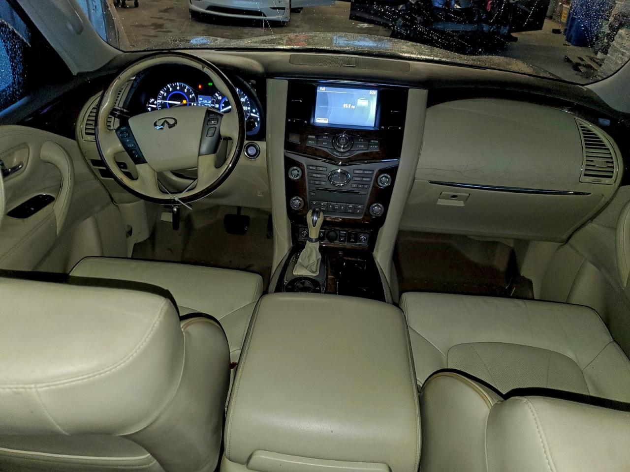 2012 INFINITI QX56 photo 8