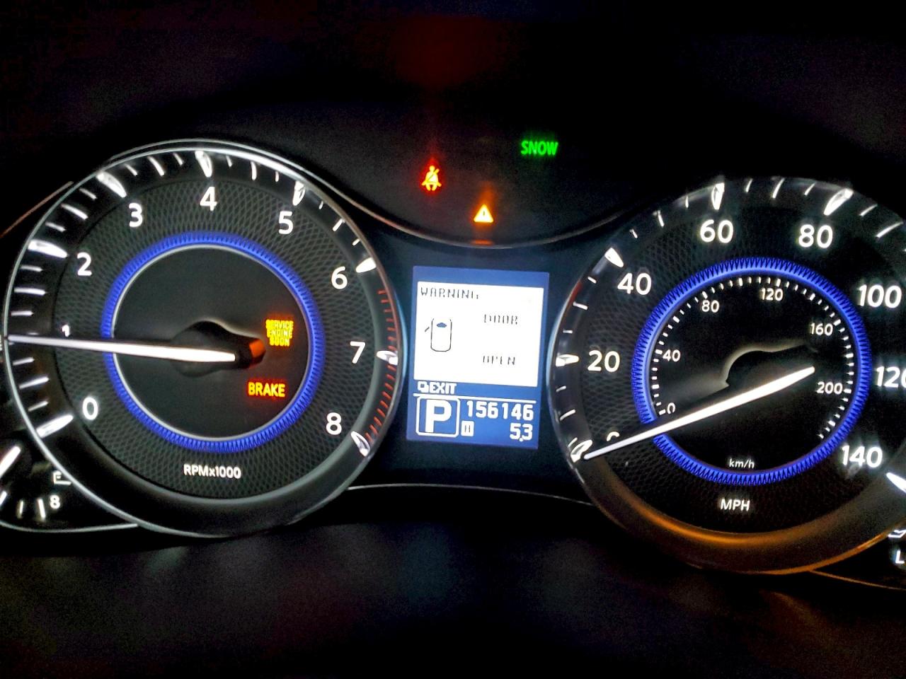 2012 INFINITI QX56 photo 9