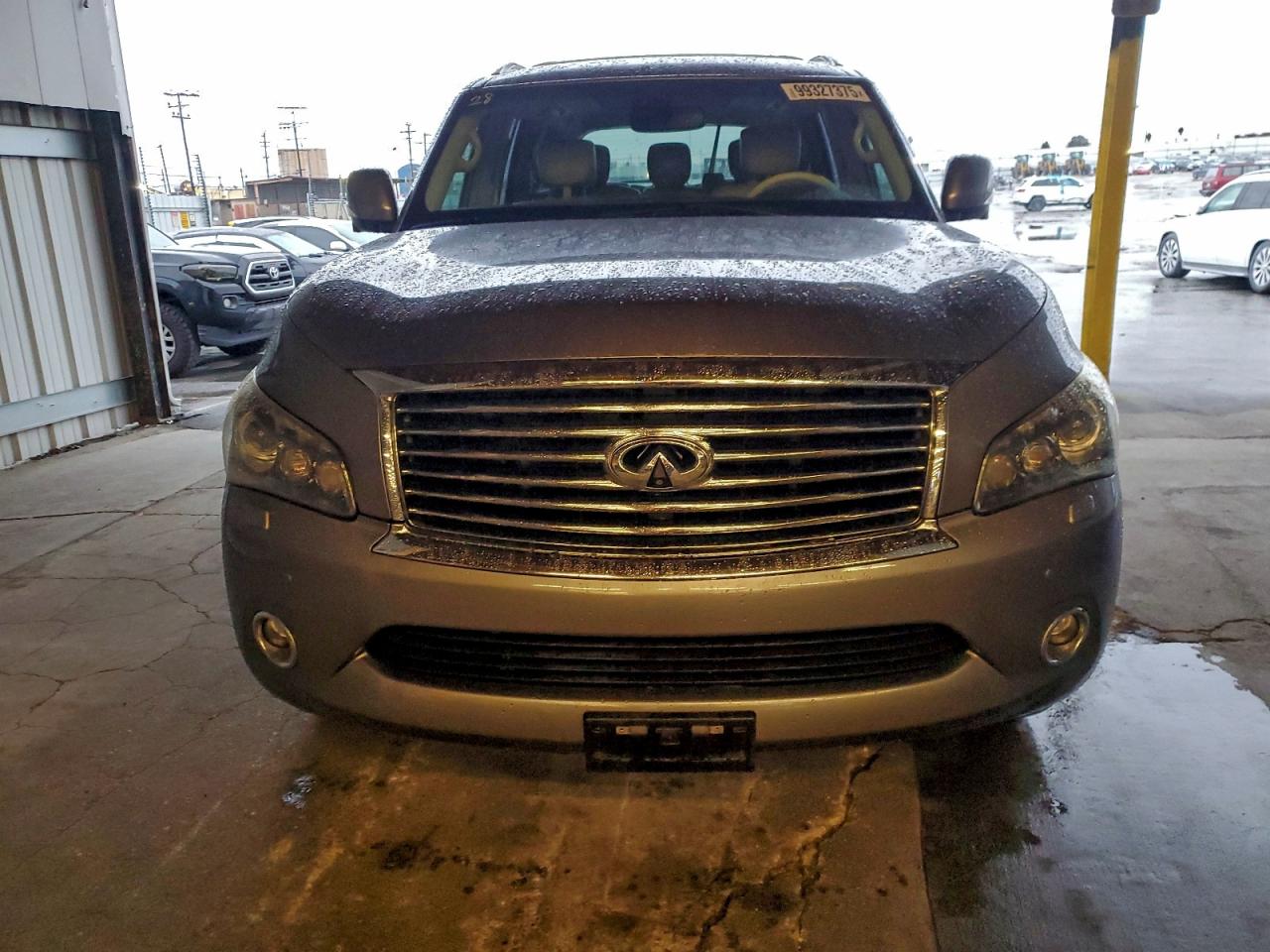 2012 INFINITI QX56 photo 5