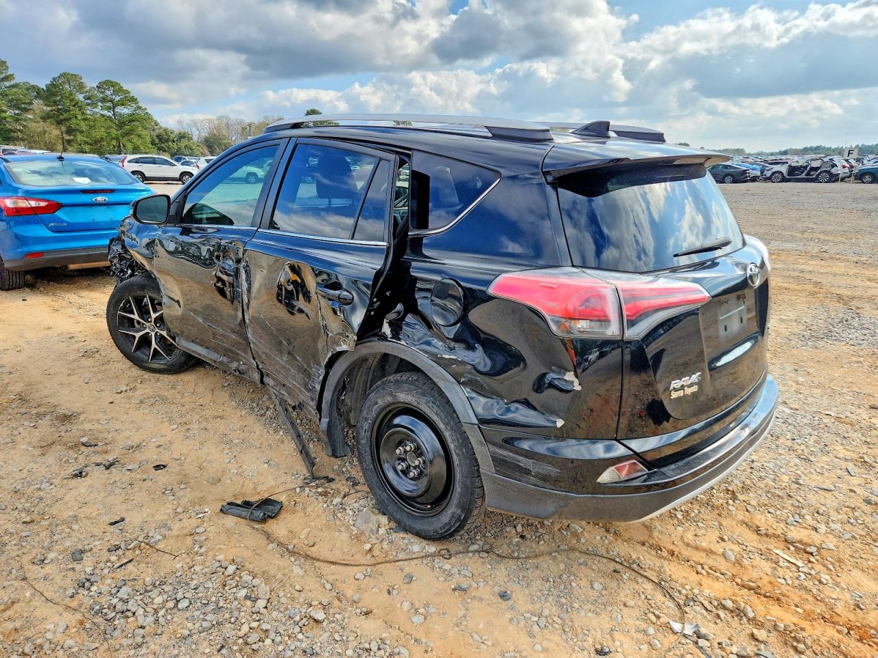2016 TOYOTA RAV4 SE photo 2
