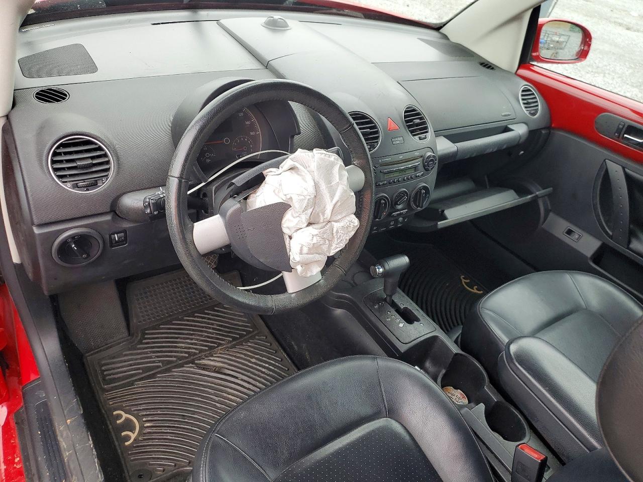 2008 VOLKSWAGEN NEW BEETLE CONVERTIBLE SE photo 8
