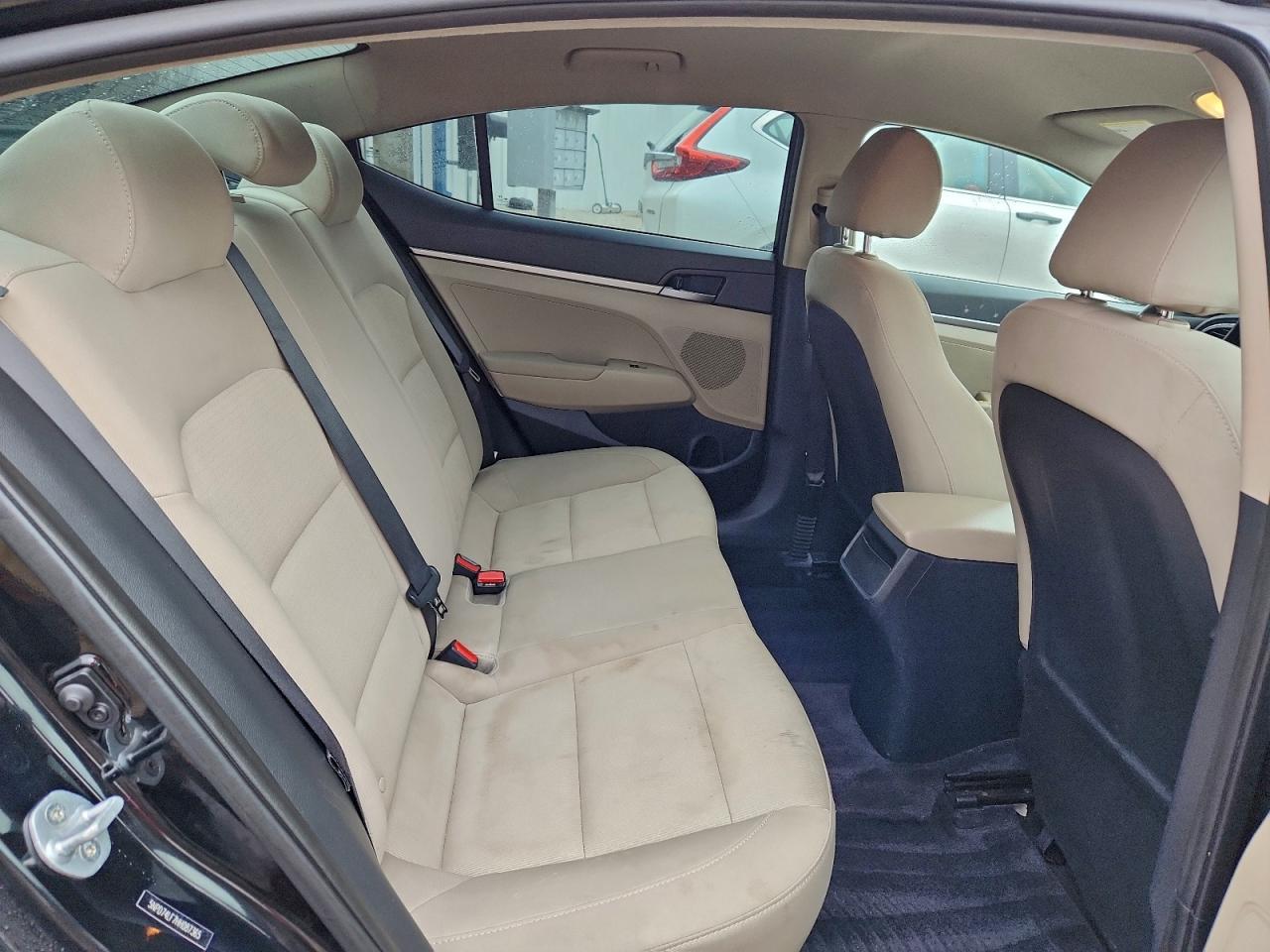 2017 HYUNDAI ELANTRA SE photo 19