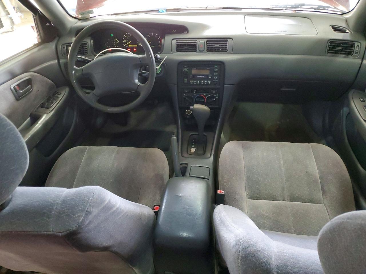 1999 TOYOTA CAMRY LE photo 8