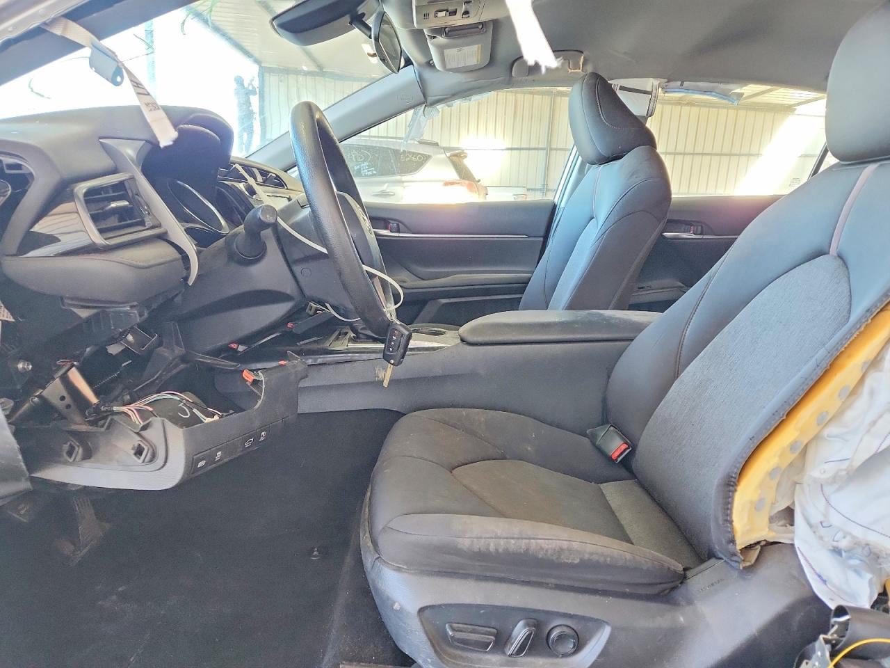2019 TOYOTA CAMRY L photo 7