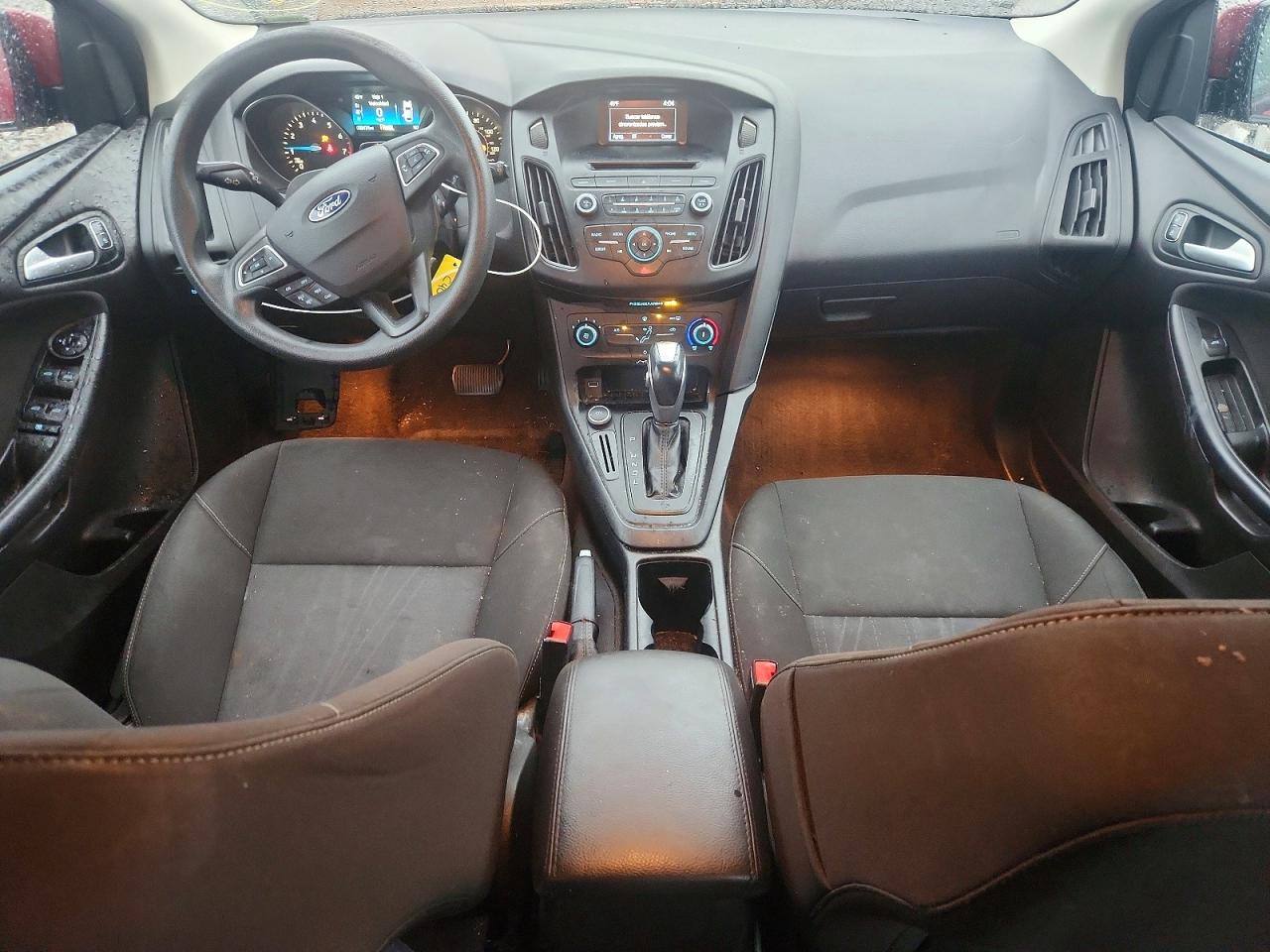 2015 FORD FOCUS SE photo 8