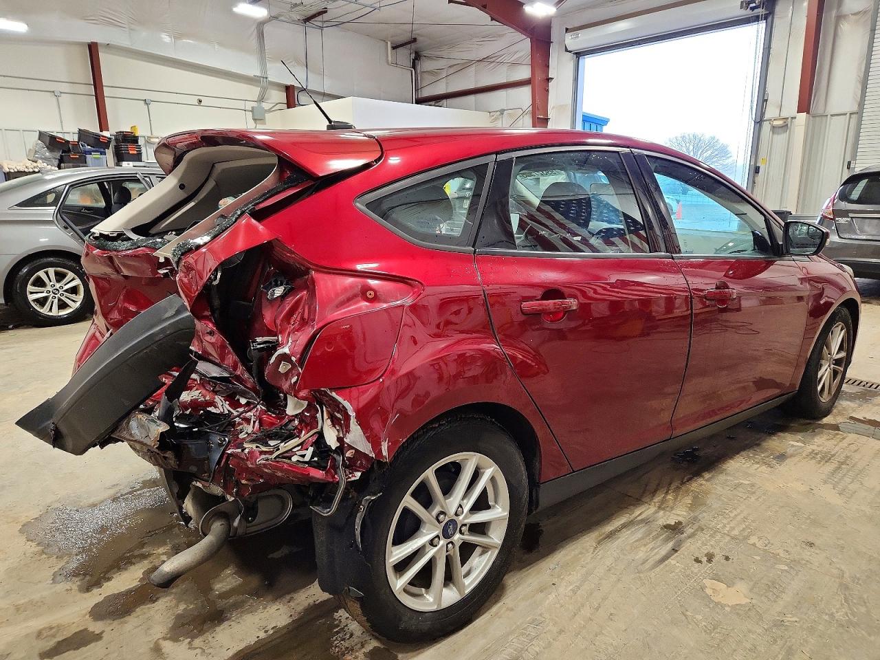 2015 FORD FOCUS SE photo 3
