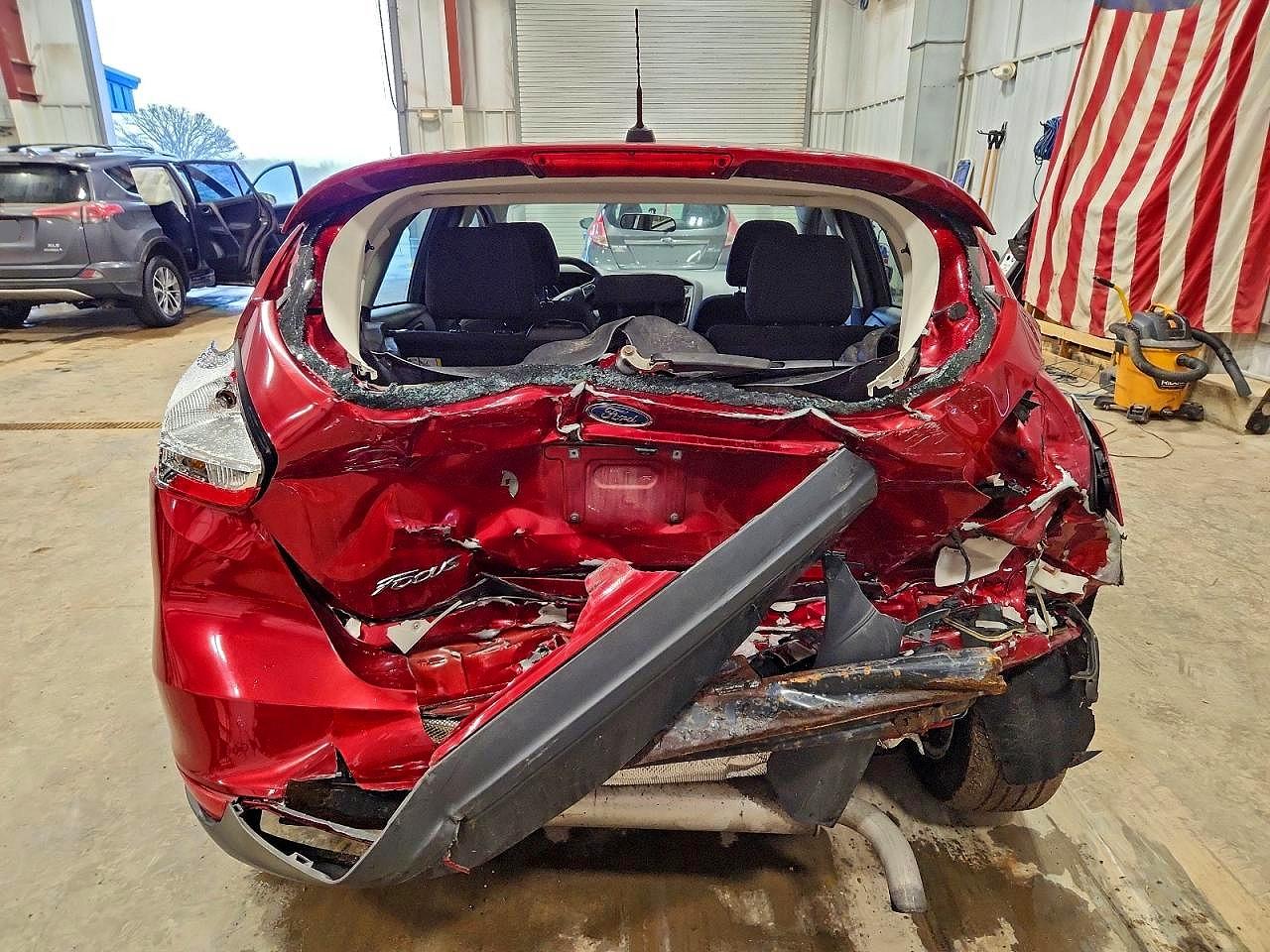 2015 FORD FOCUS SE photo 6