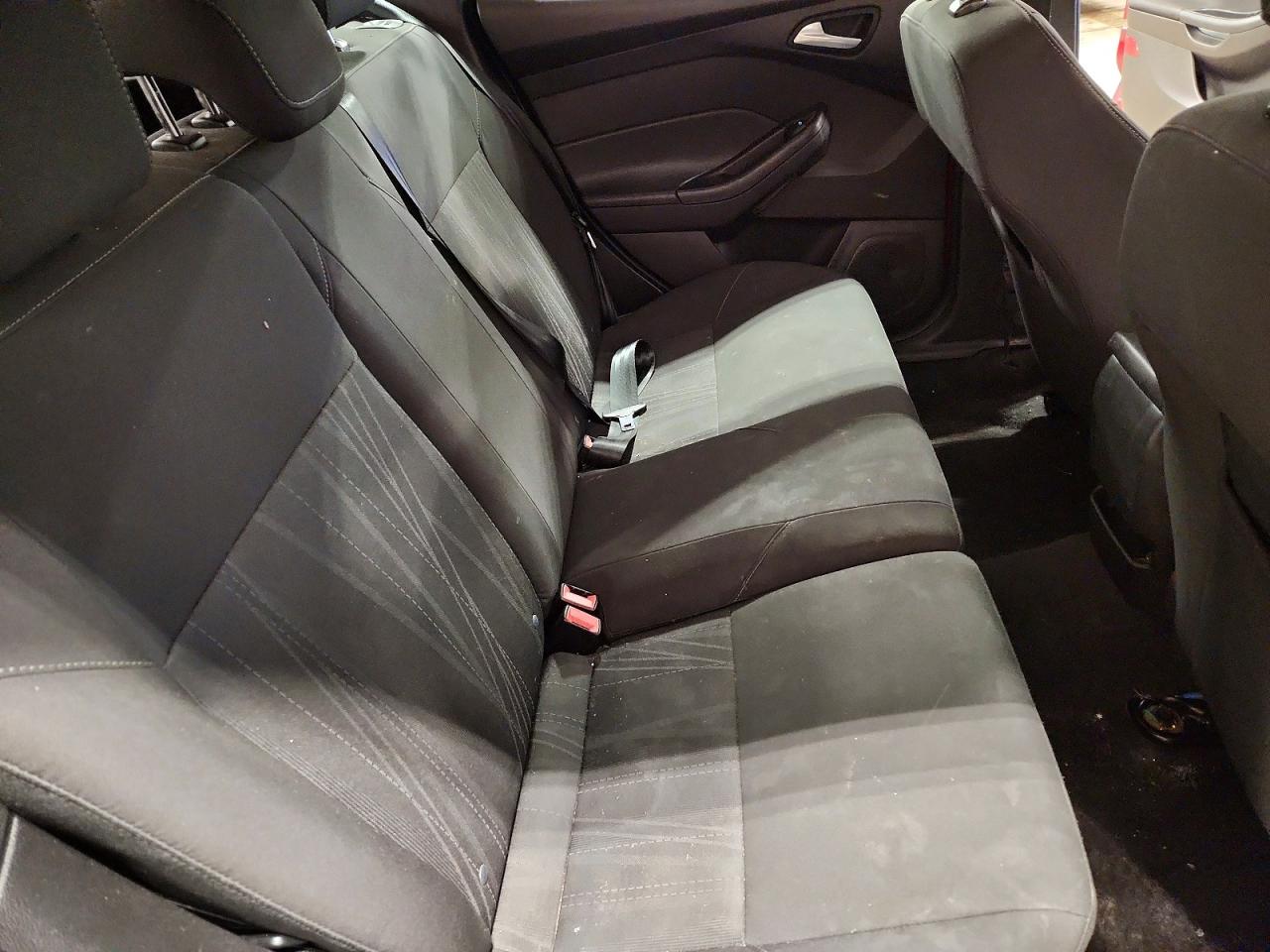 2015 FORD FOCUS SE photo 10