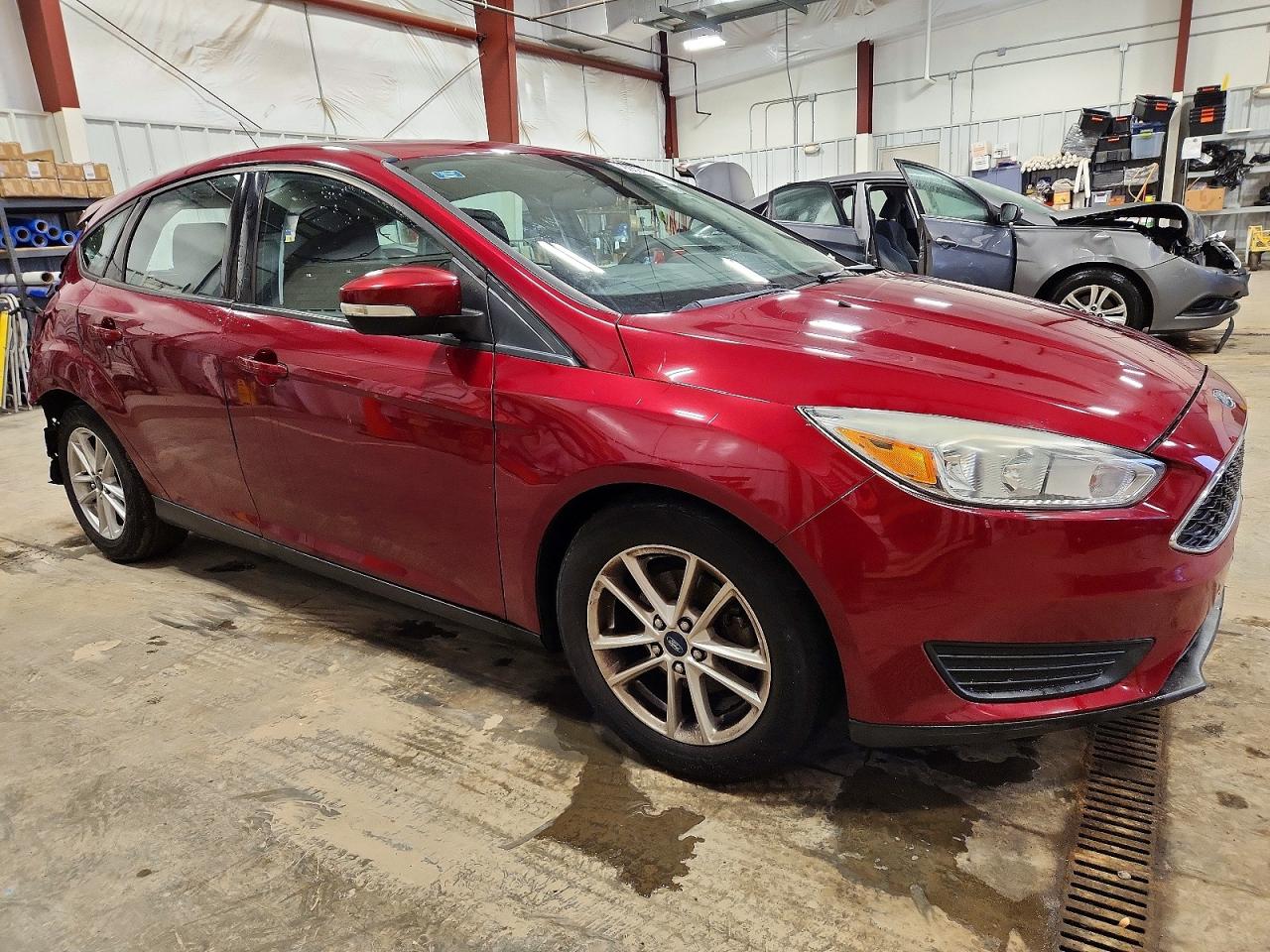 2015 FORD FOCUS SE photo 4