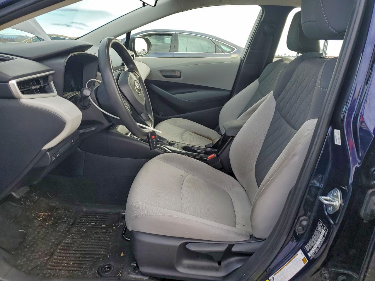 2022 TOYOTA COROLLA LE photo 13