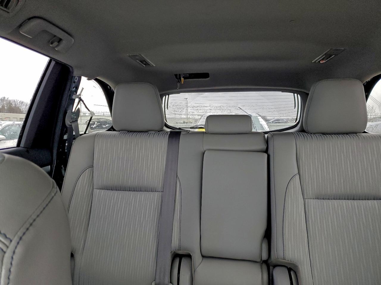 2019 TOYOTA HIGHLANDER LE photo 10