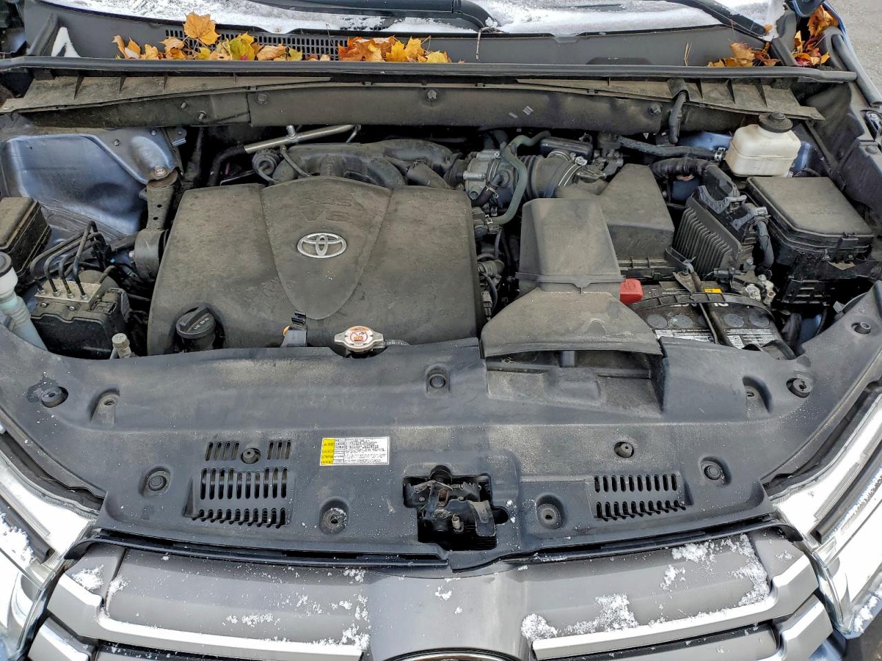 2019 TOYOTA HIGHLANDER LE photo 12