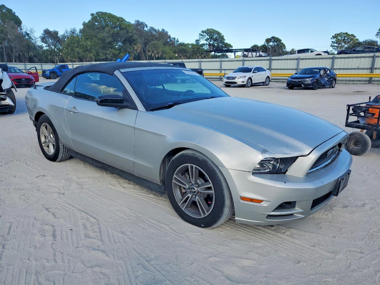 2014 FORD MUSTANG photo 4