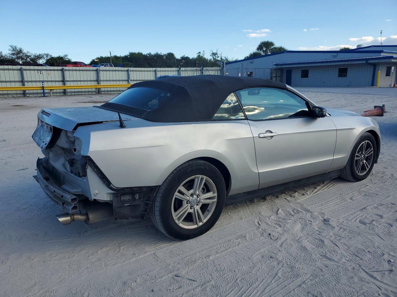 2014 FORD MUSTANG photo 3
