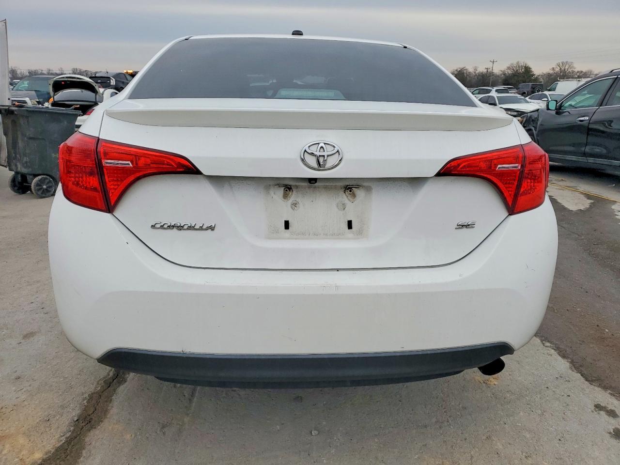 2017 TOYOTA COROLLA L photo 6