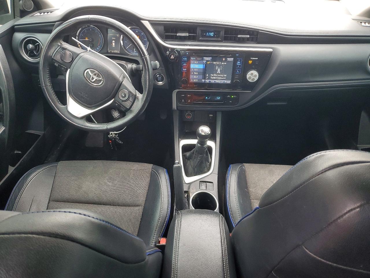 2017 TOYOTA COROLLA L photo 8