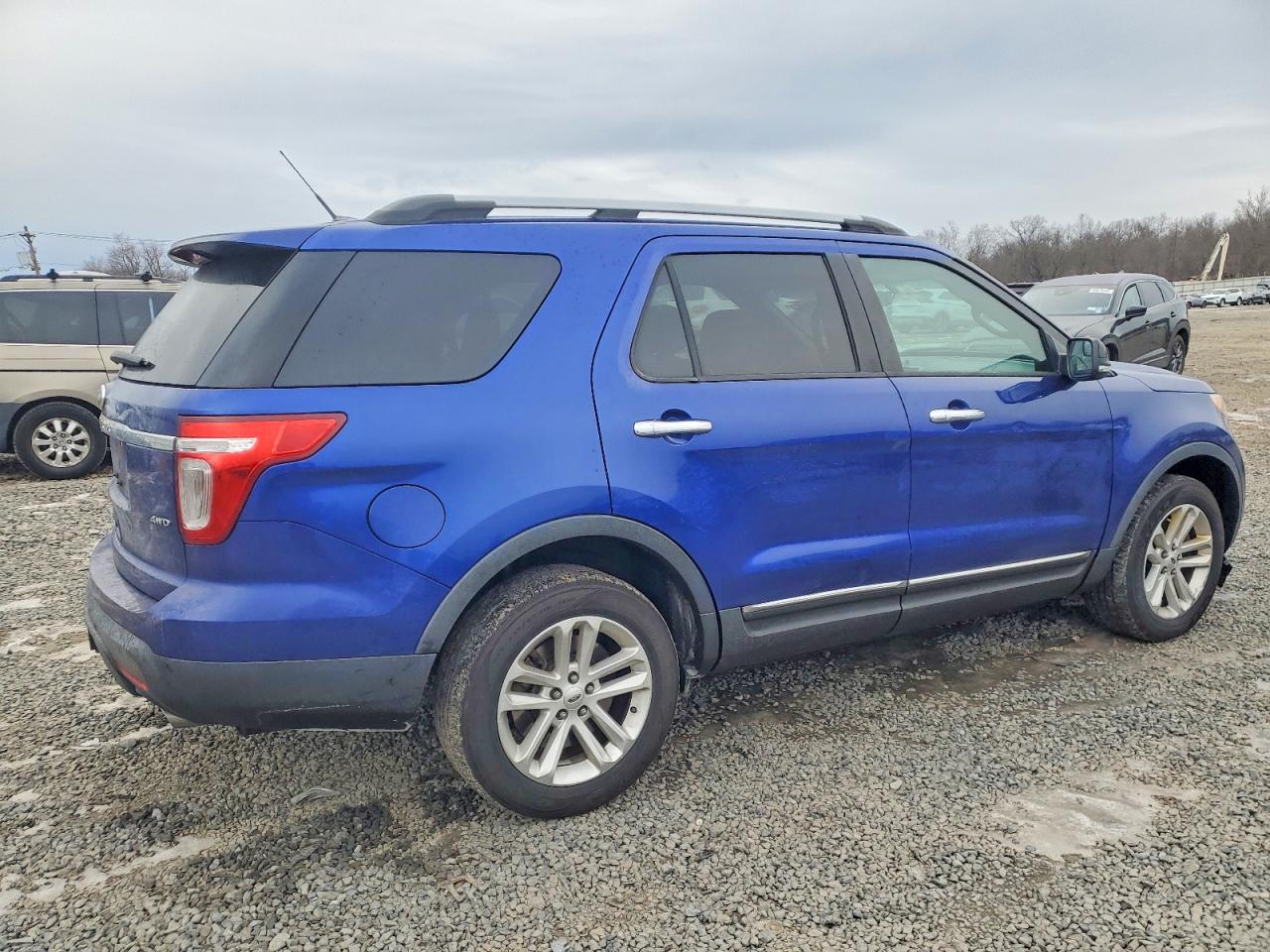 2015 FORD EXPLORER XLT photo 5