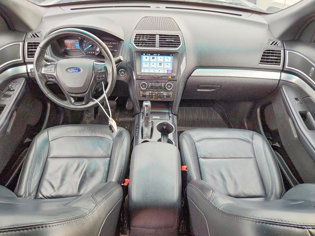 2017 FORD EXPLORER XLT photo 8