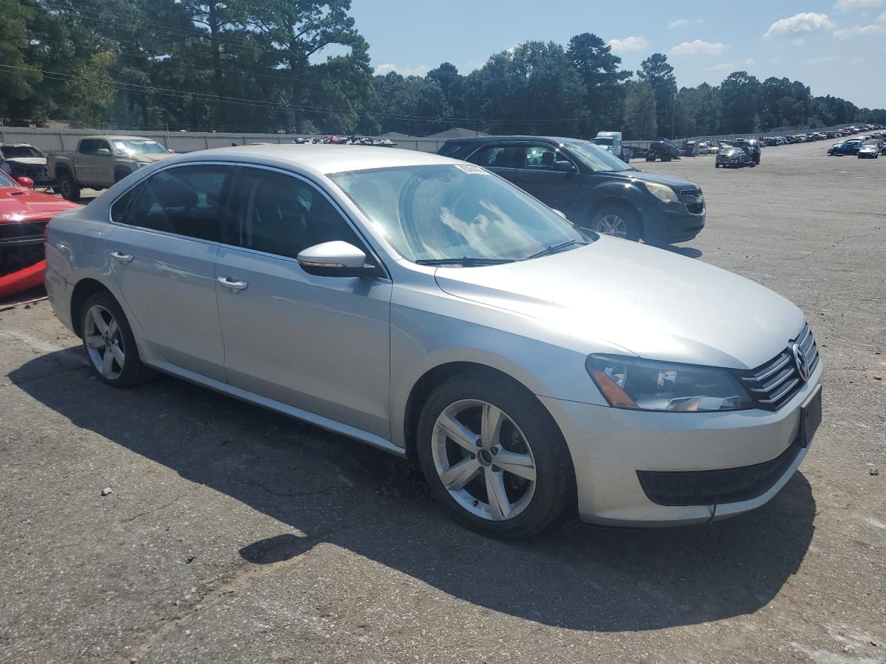 2012 VOLKSWAGEN PASSAT SE photo 7