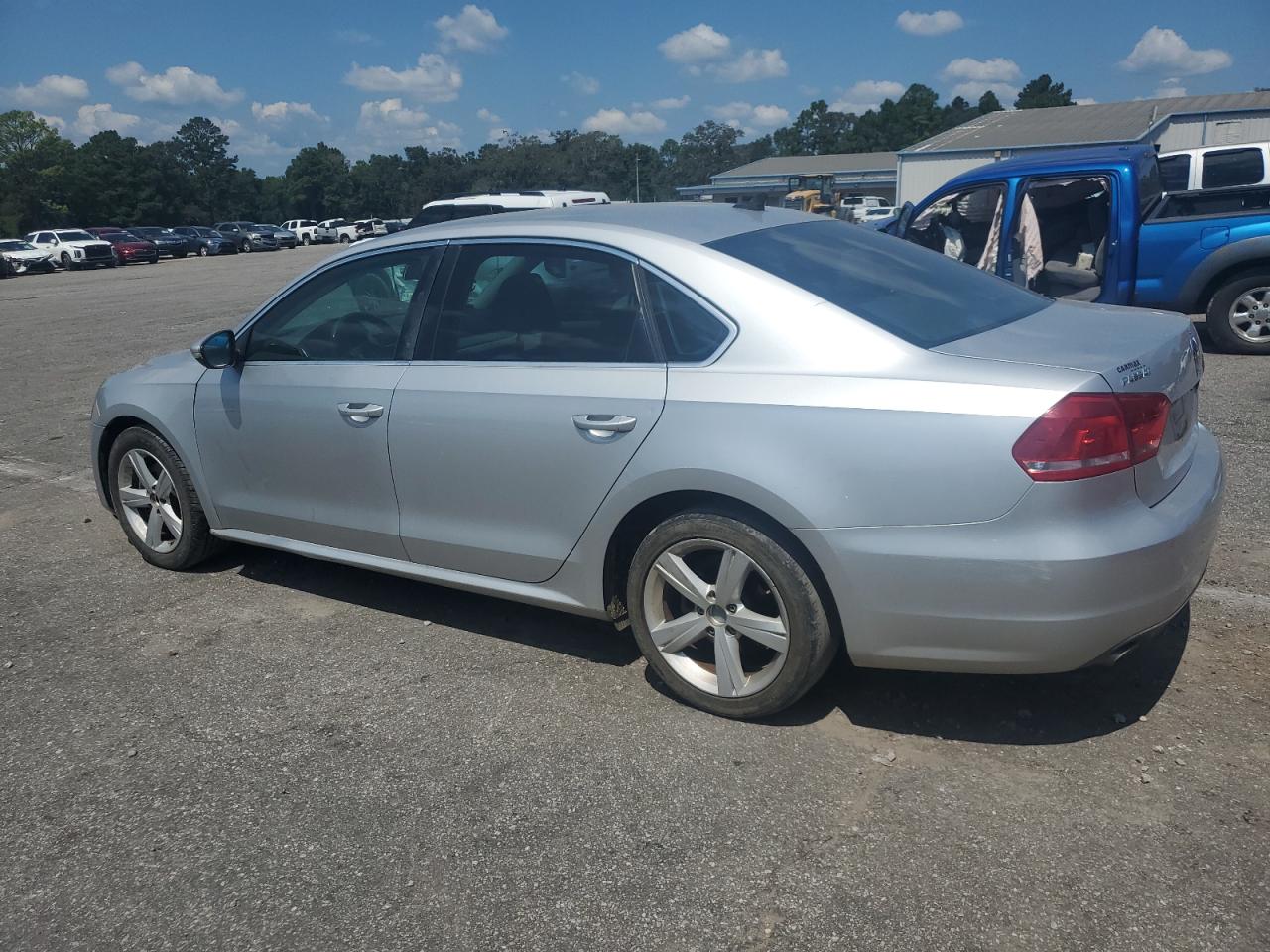 2012 VOLKSWAGEN PASSAT SE photo 3