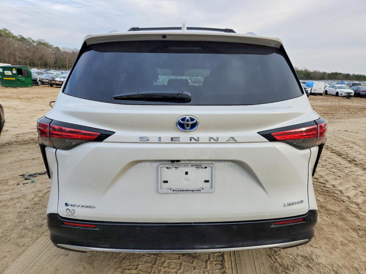 2025 TOYOTA SIENNA LIMITED photo 6