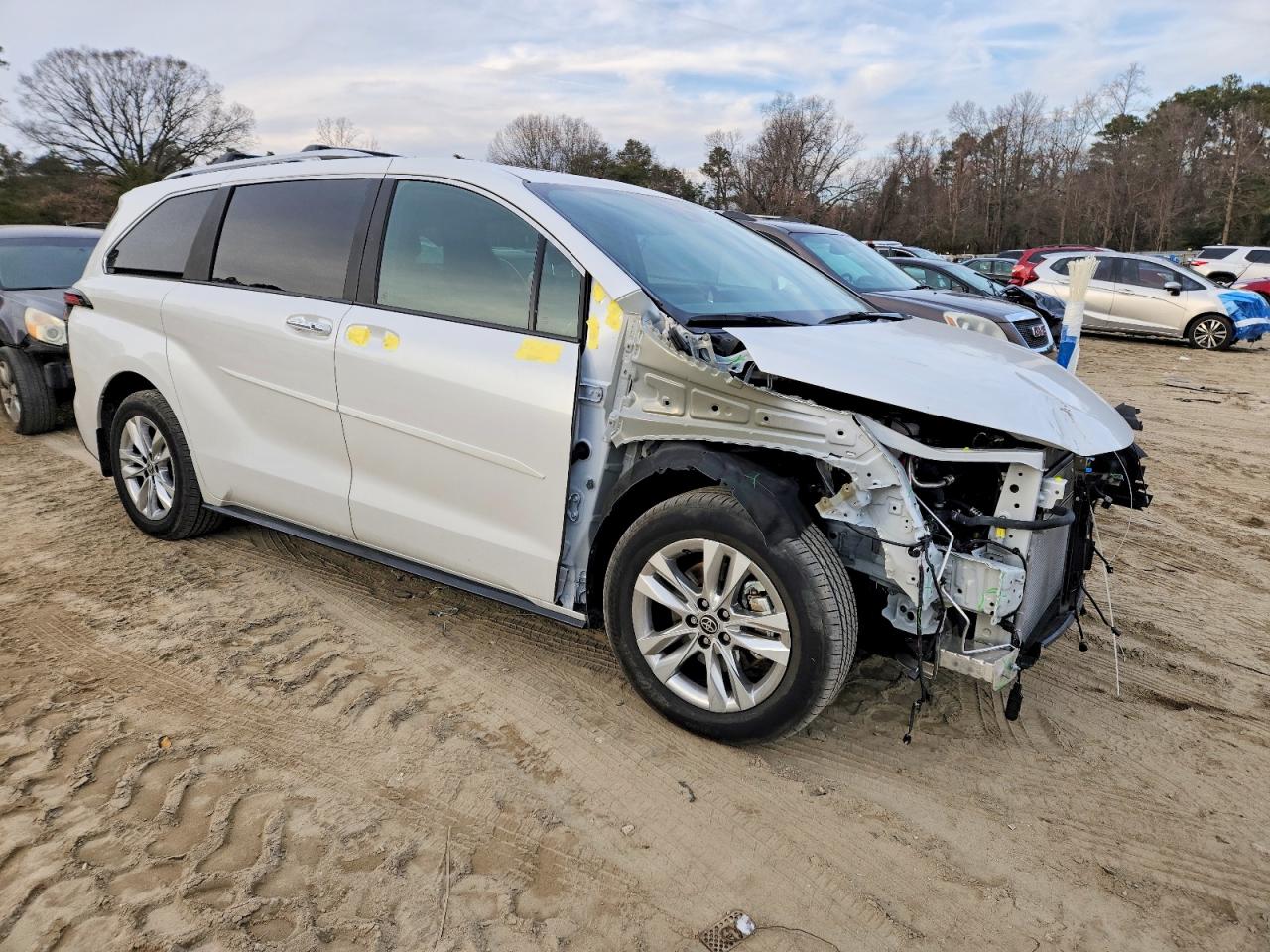 2025 TOYOTA SIENNA LIMITED photo 4