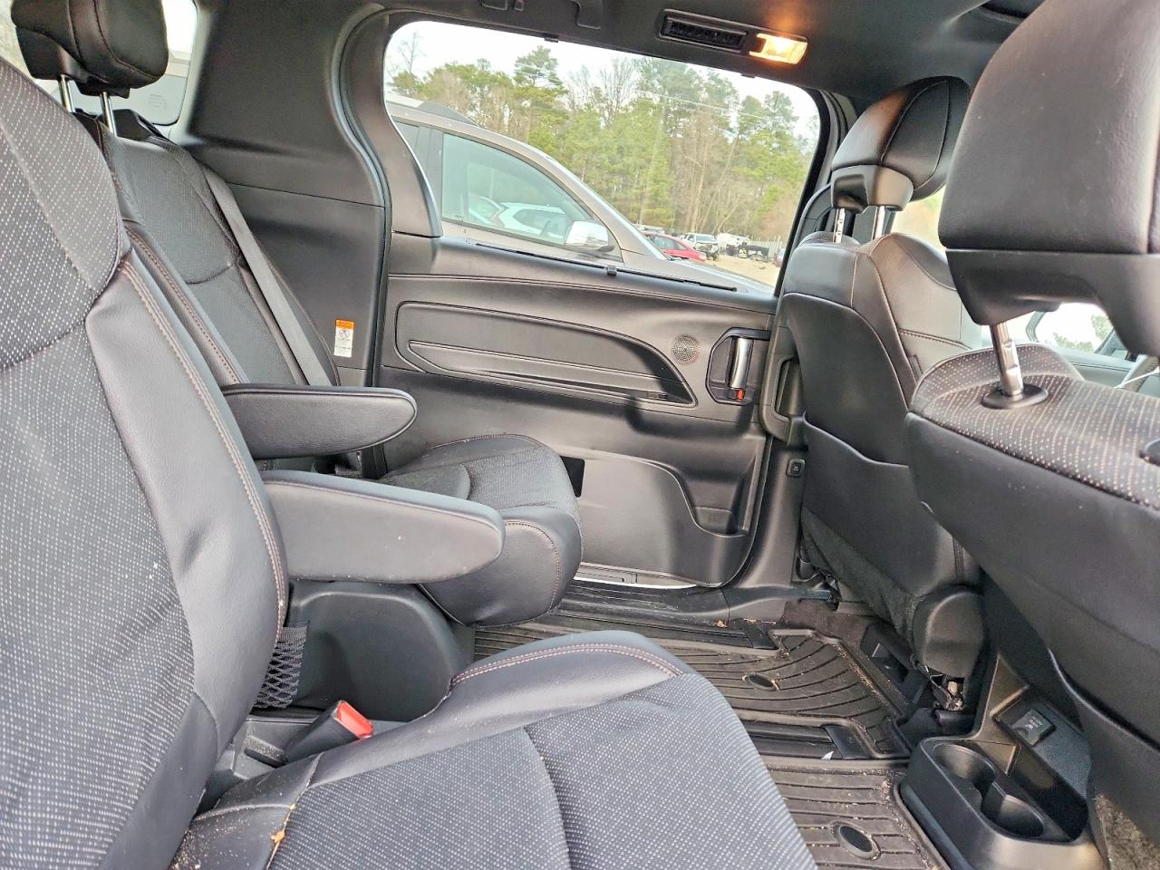 2025 TOYOTA SIENNA LIMITED photo 11