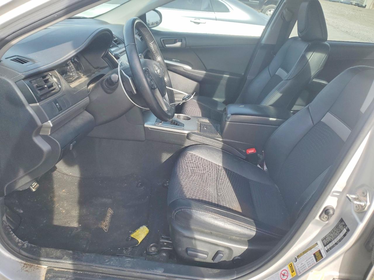 2014 TOYOTA CAMRY L photo 7