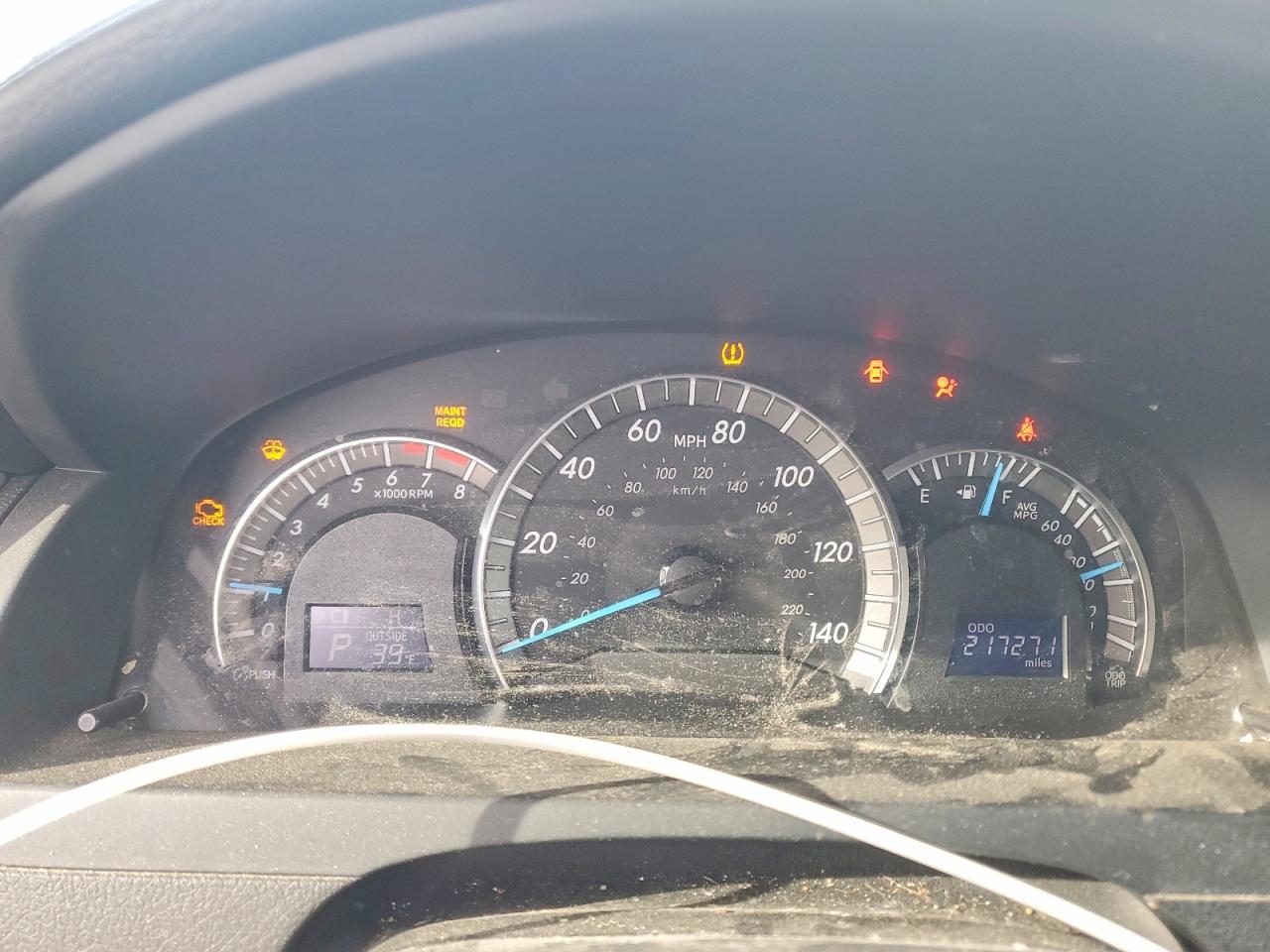 2014 TOYOTA CAMRY L photo 9