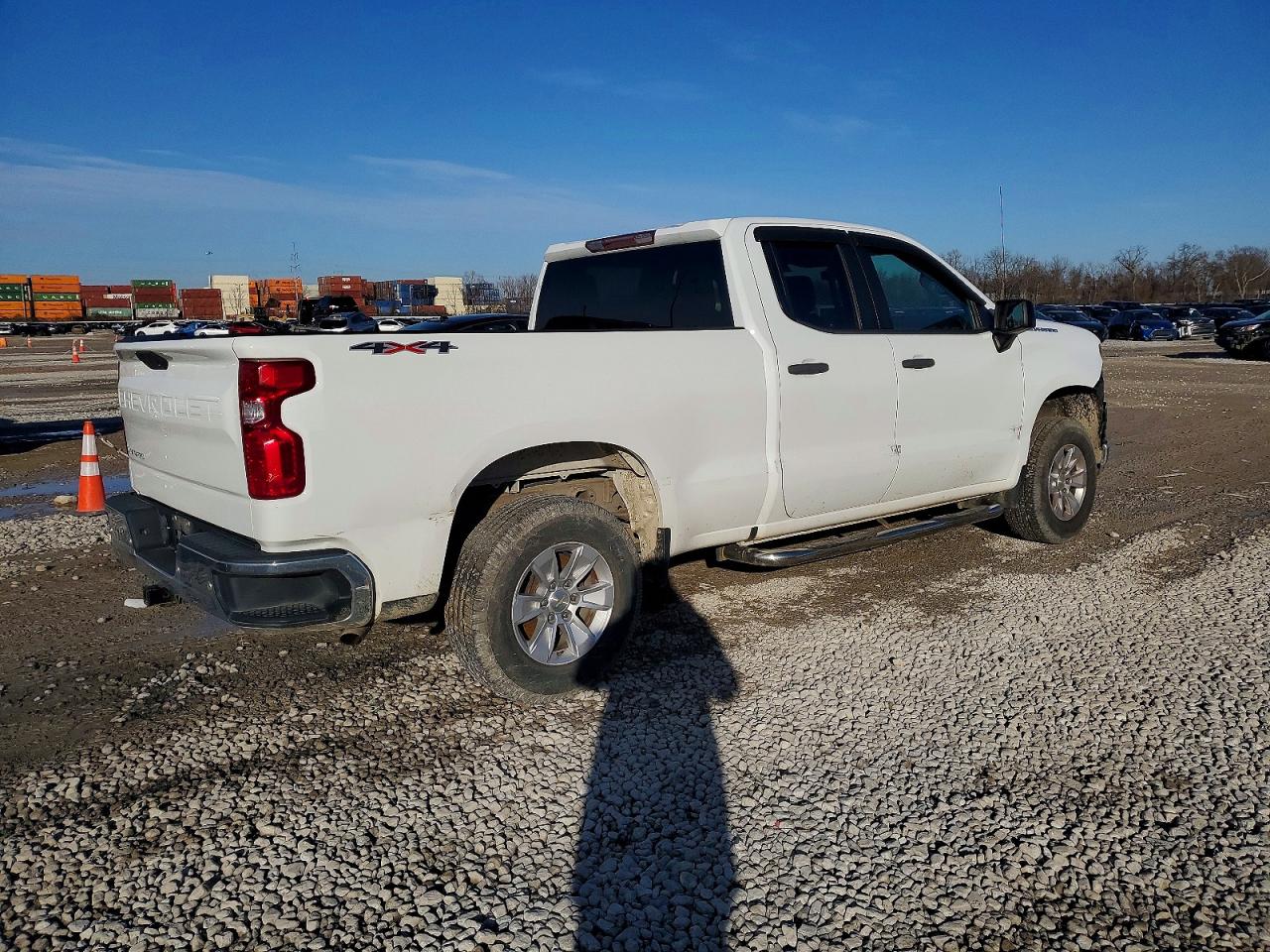 2020 CHEVROLET SILVERADO K1500 photo 3