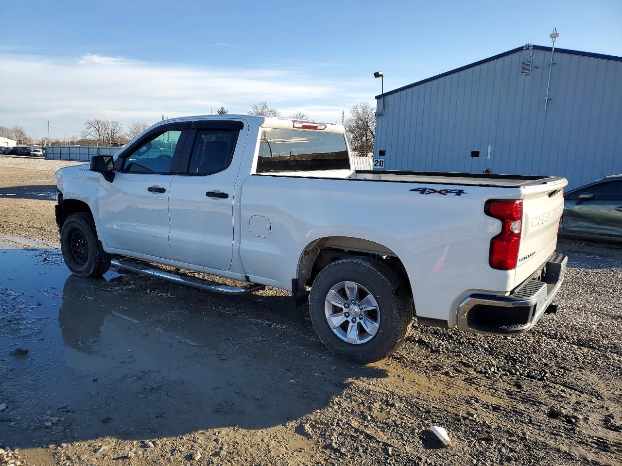 2020 CHEVROLET SILVERADO K1500 photo 2